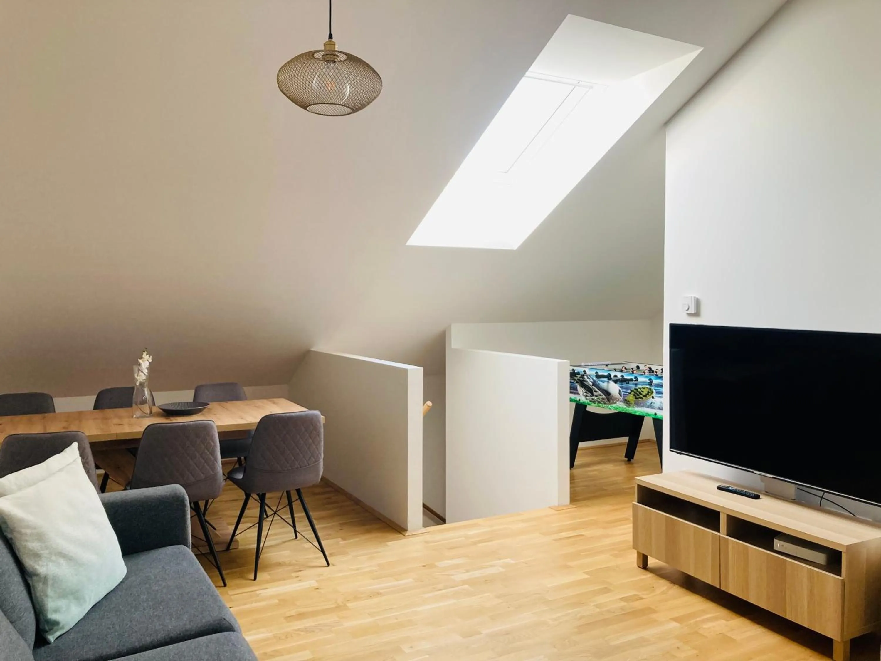 TV and multimedia in APSTAY Eggenberg I Self Check-in I Parking option