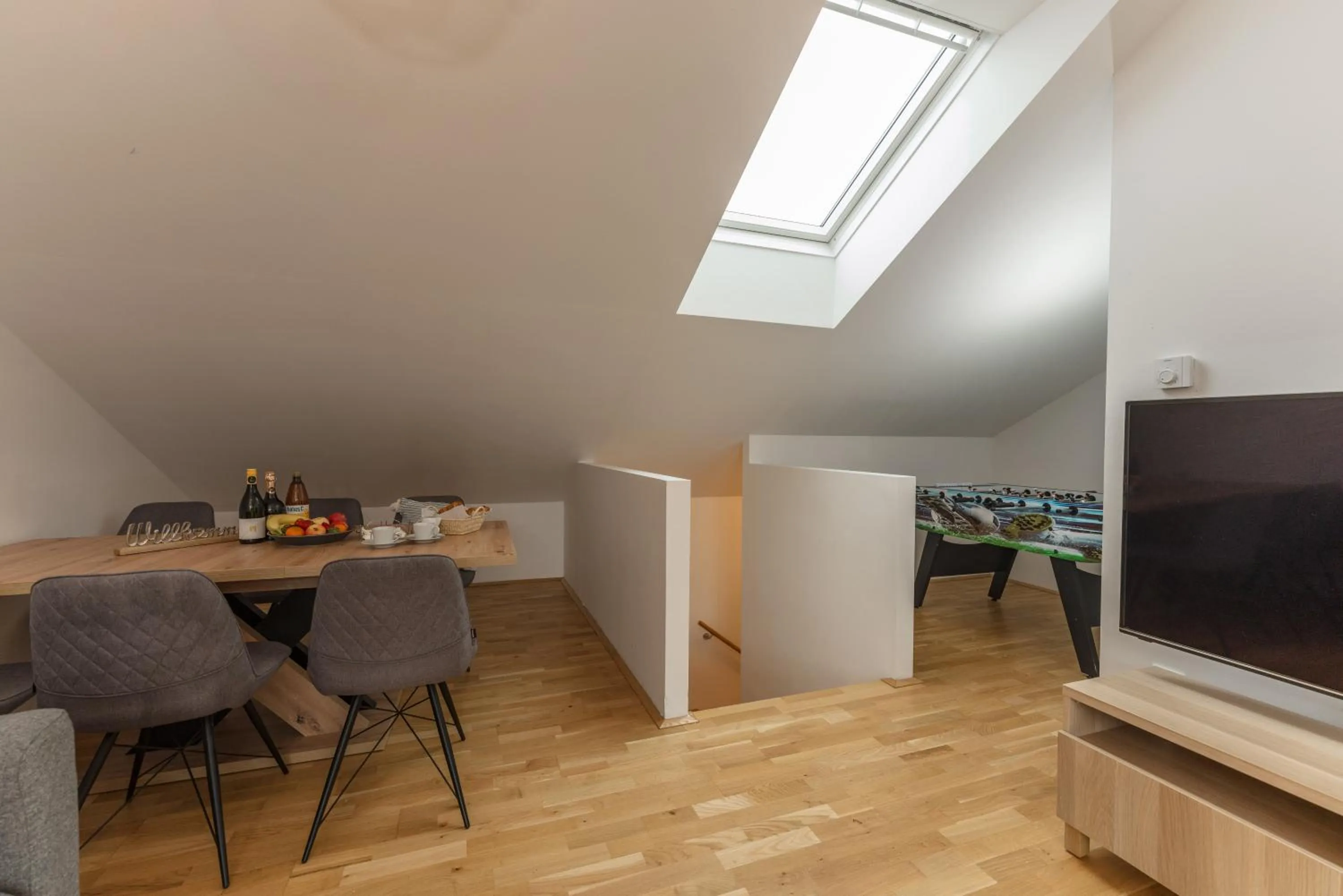 TV and multimedia in APSTAY Eggenberg I Self Check-in I Parking option