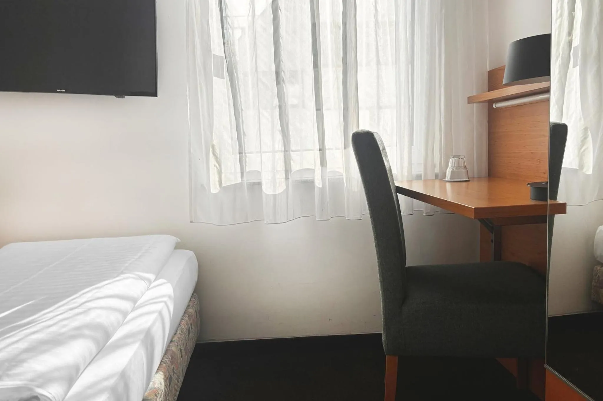 Photo of the whole room, Bed in Garner Hotel Stuttgart - Zuffenhausen by IHG
