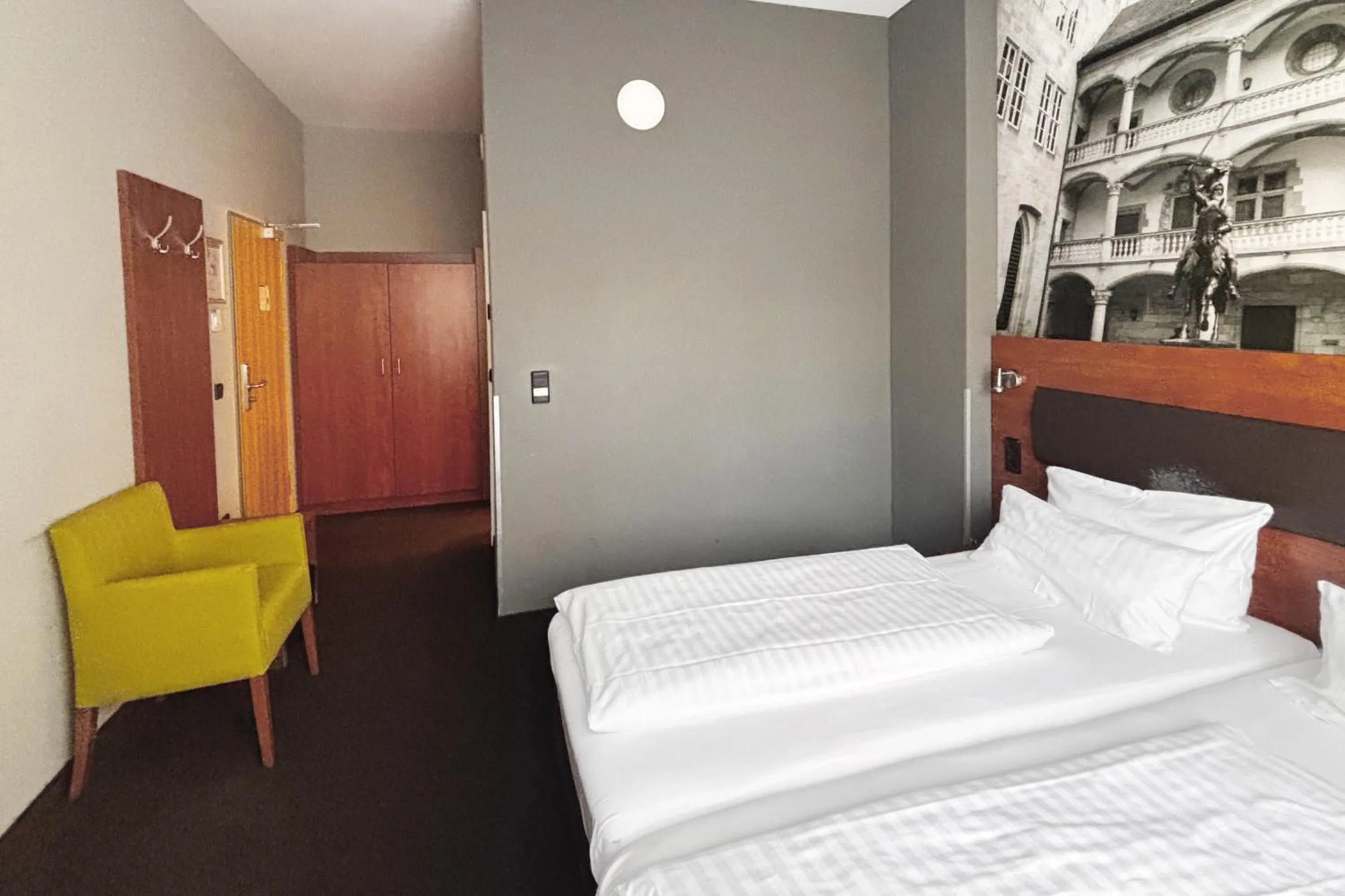 Photo of the whole room, Bed in Novum Hotel Bruy