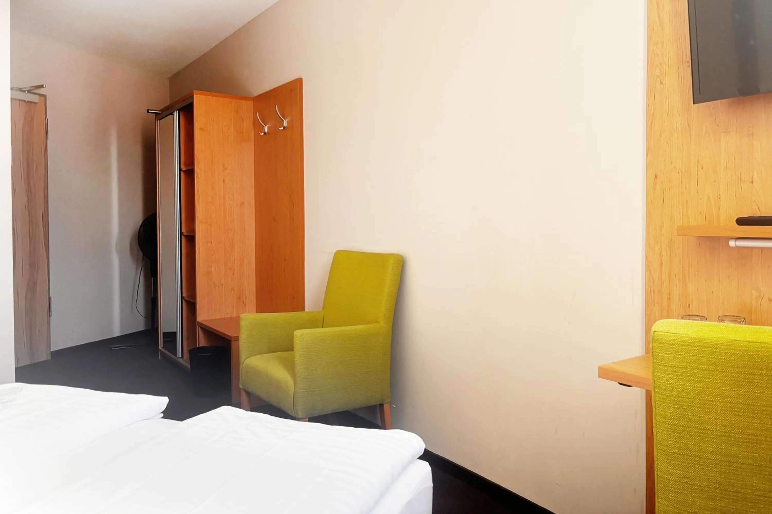 Photo of the whole room, Bed in Novum Hotel Bruy