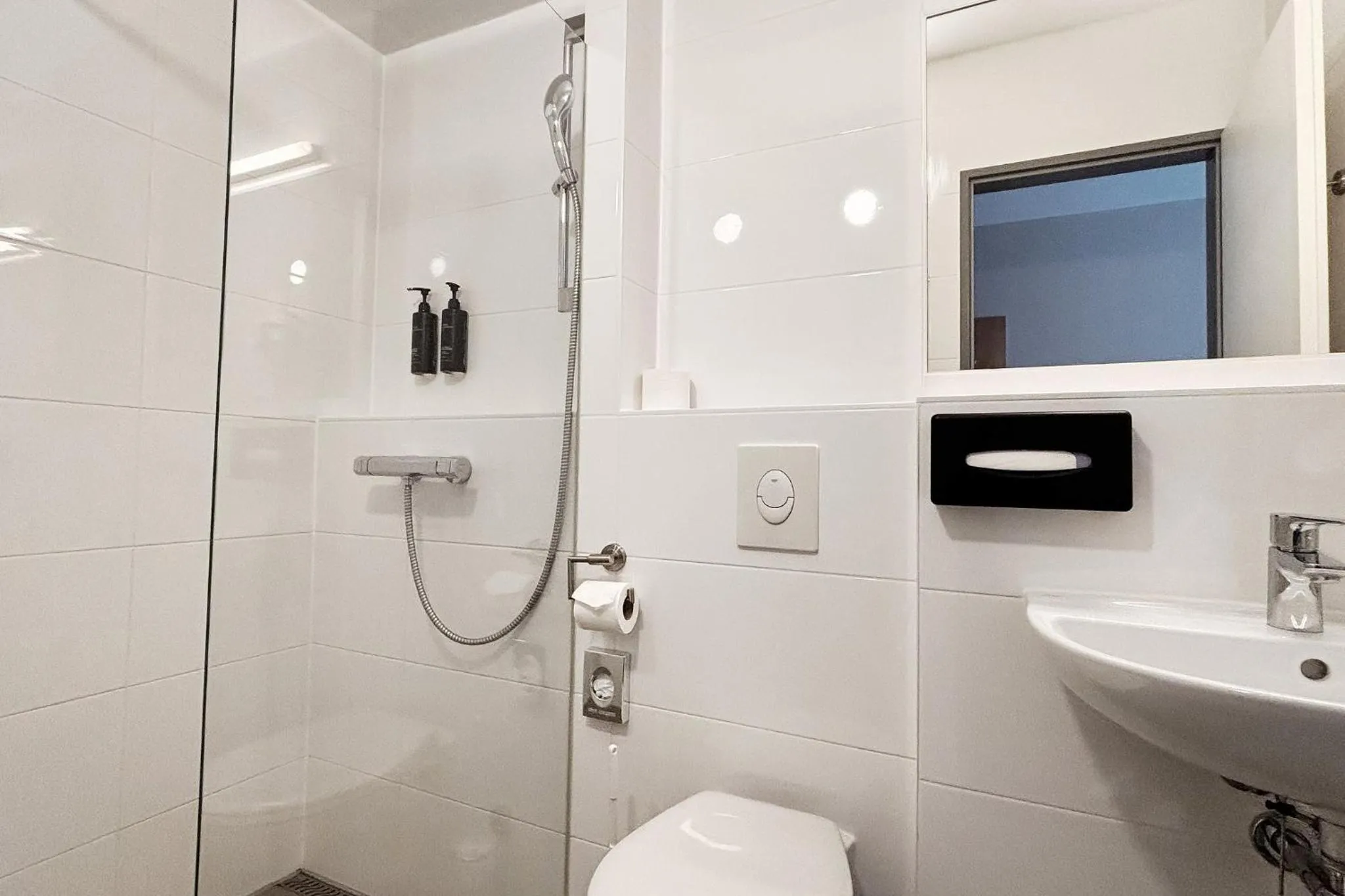 Bathroom in Garner Hotel Stuttgart - Zuffenhausen by IHG