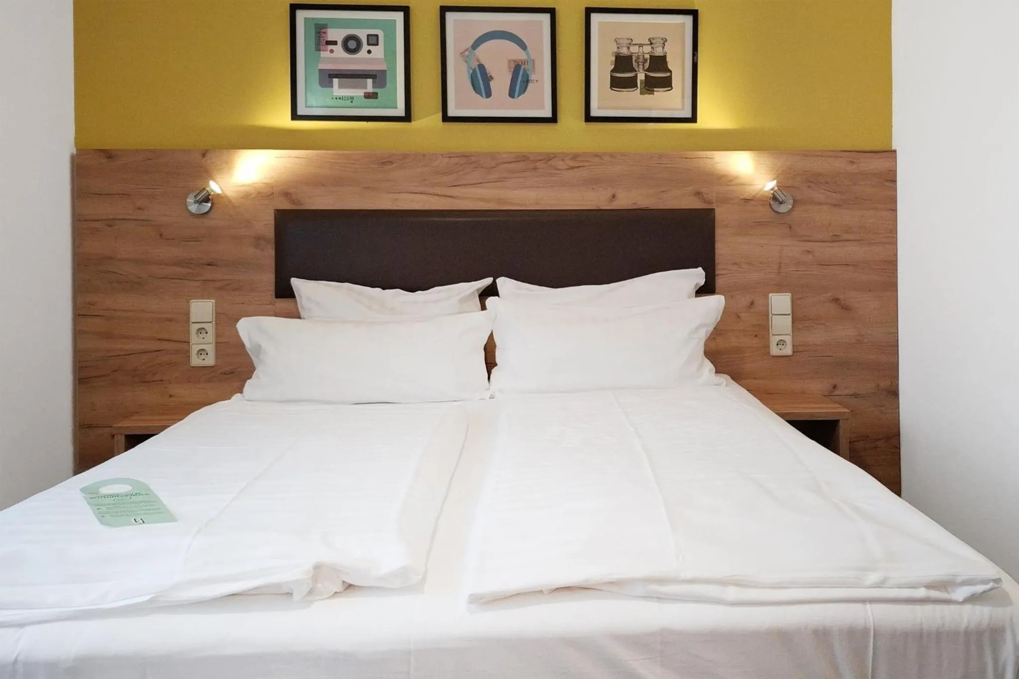 Photo of the whole room, Bed in Garner Hotel Stuttgart - Zuffenhausen by IHG