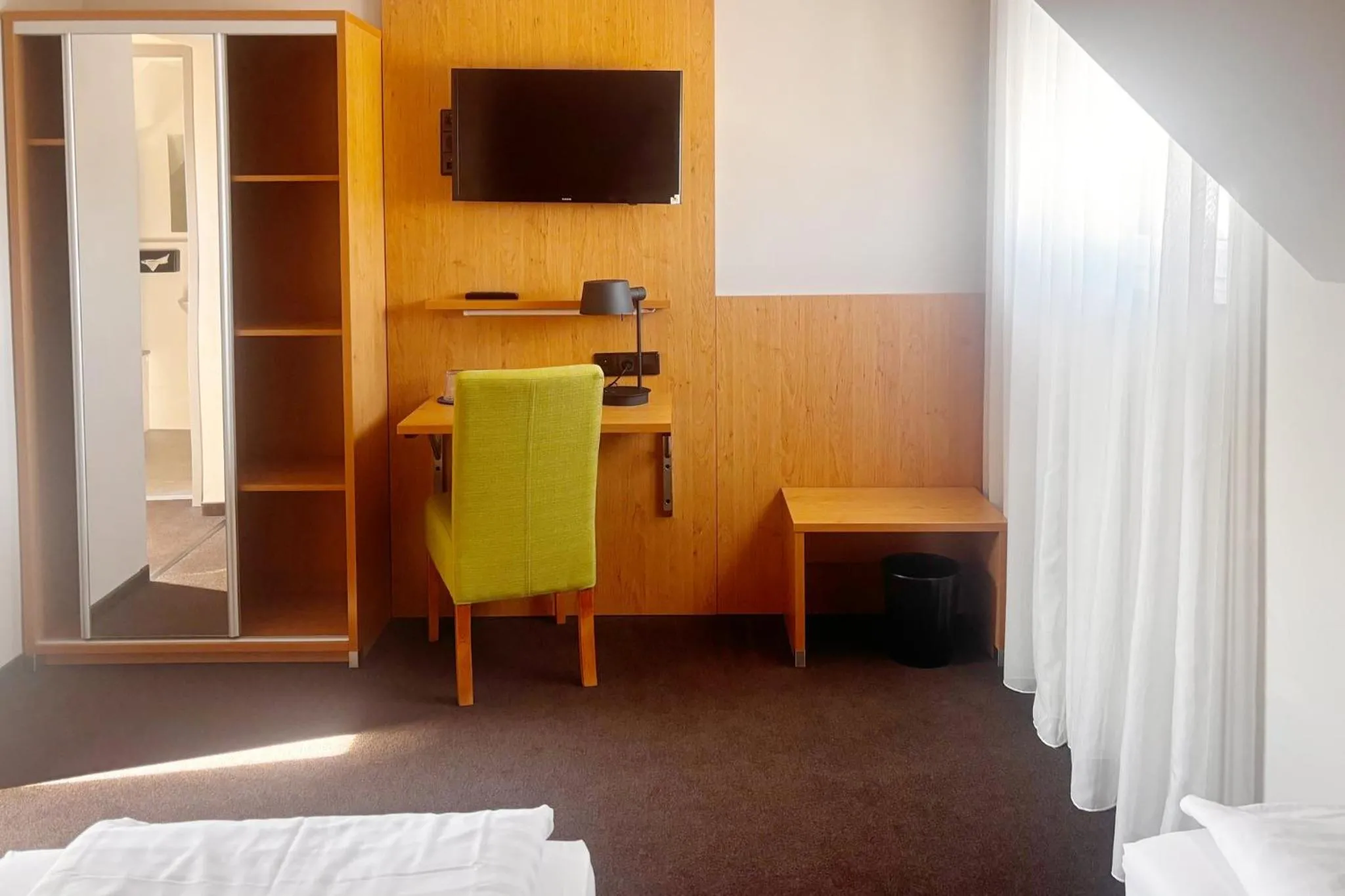 Photo of the whole room, Bed in Garner Hotel Stuttgart - Zuffenhausen by IHG