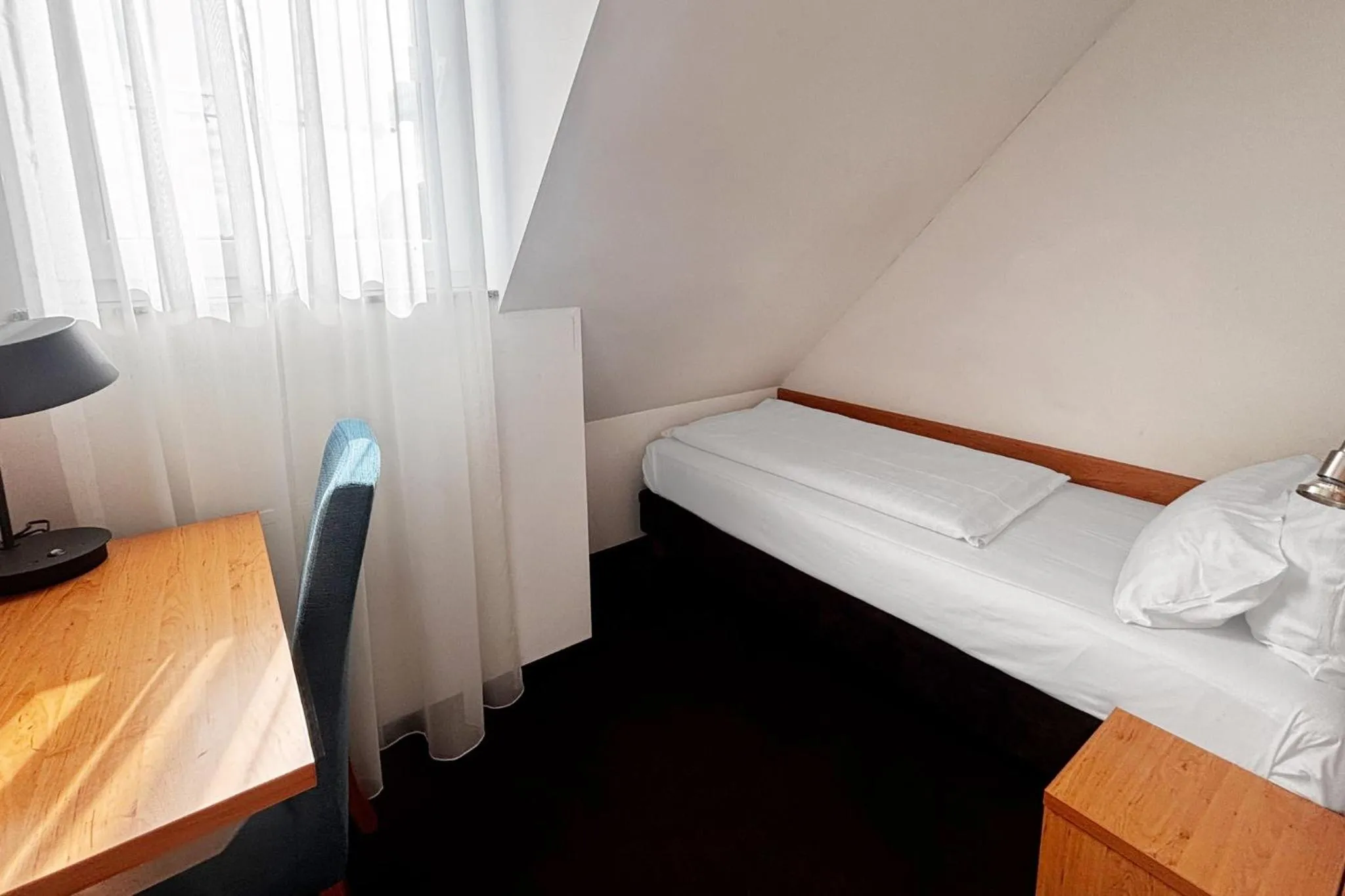Photo of the whole room, Bed in Garner Hotel Stuttgart - Zuffenhausen by IHG