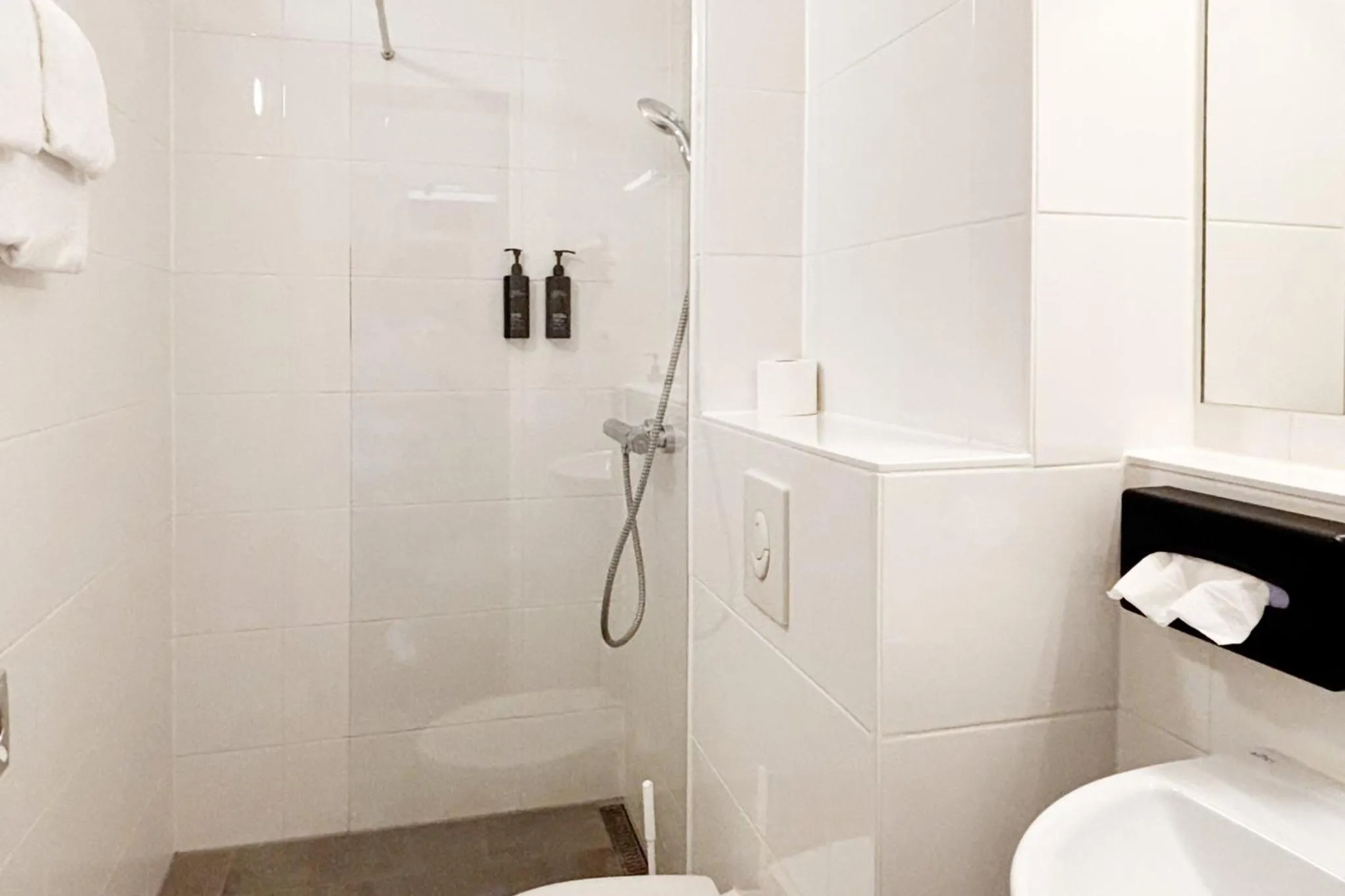Bathroom in Garner Hotel Stuttgart - Zuffenhausen by IHG
