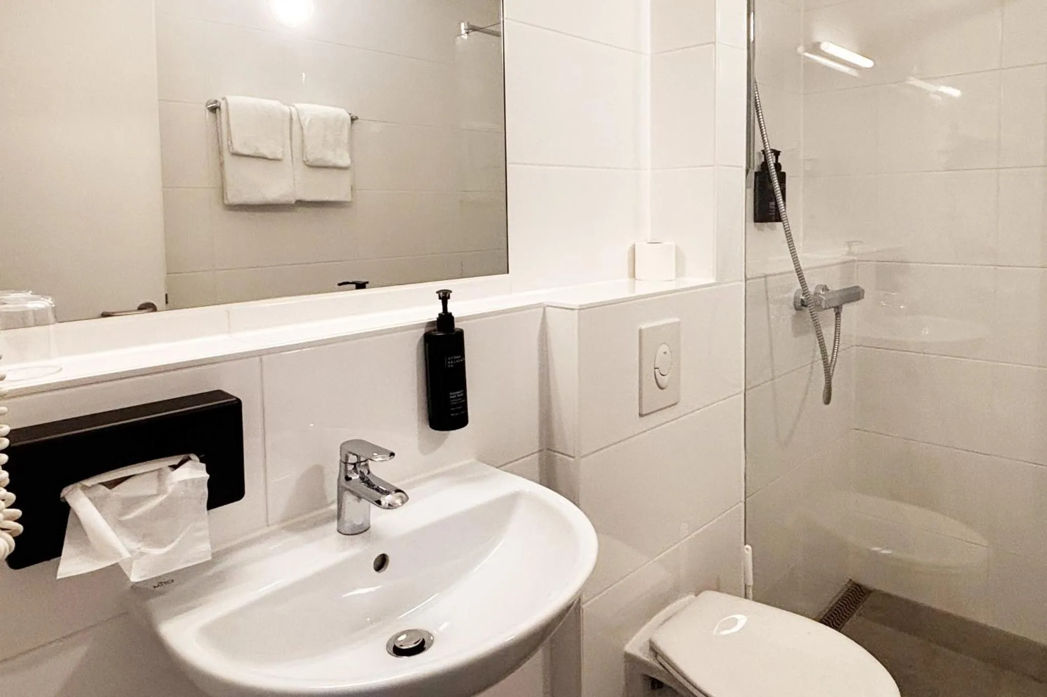 Bathroom in Garner Hotel Stuttgart - Zuffenhausen by IHG