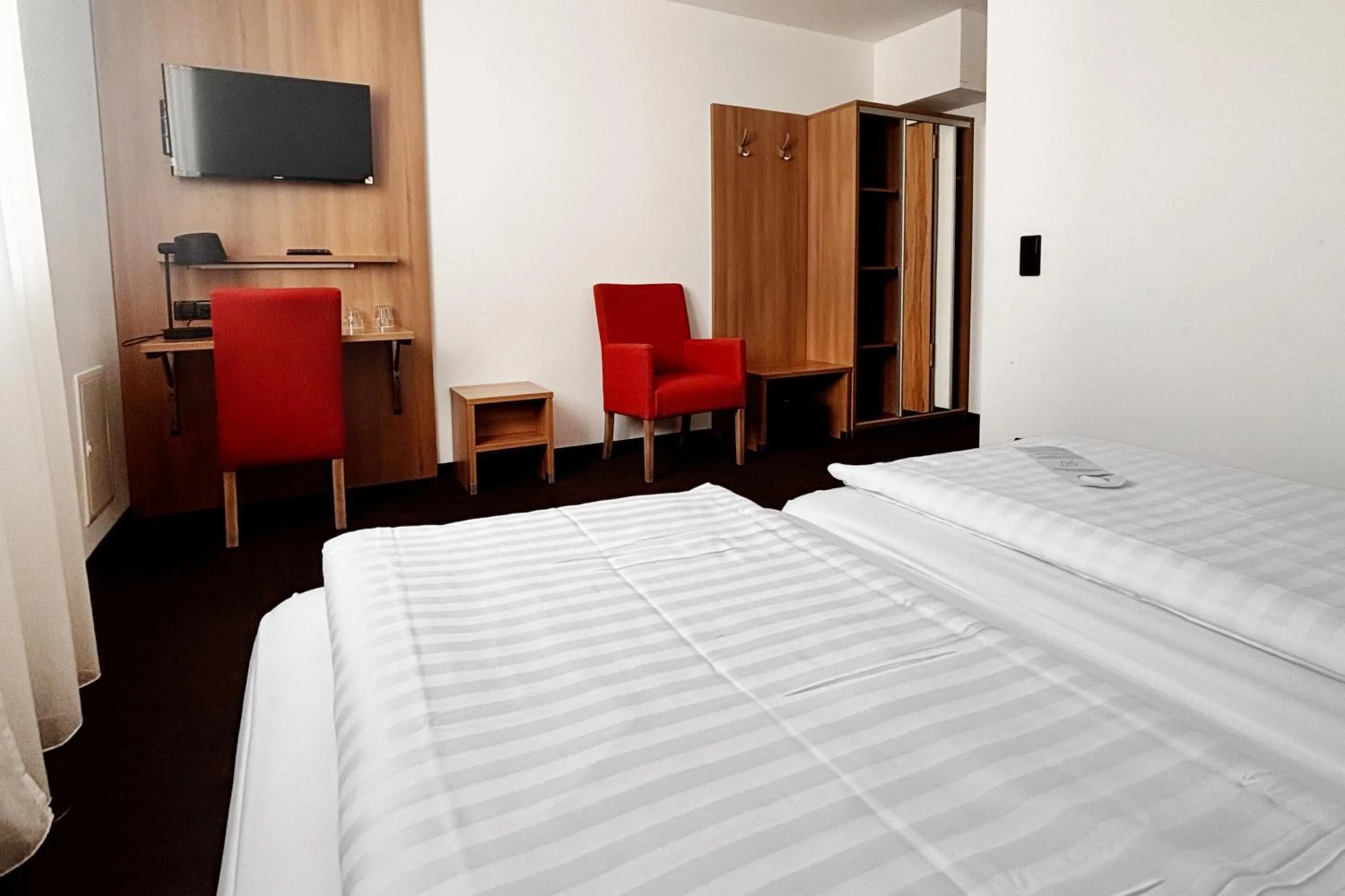 Photo of the whole room, Bed in Novum Hotel Bruy