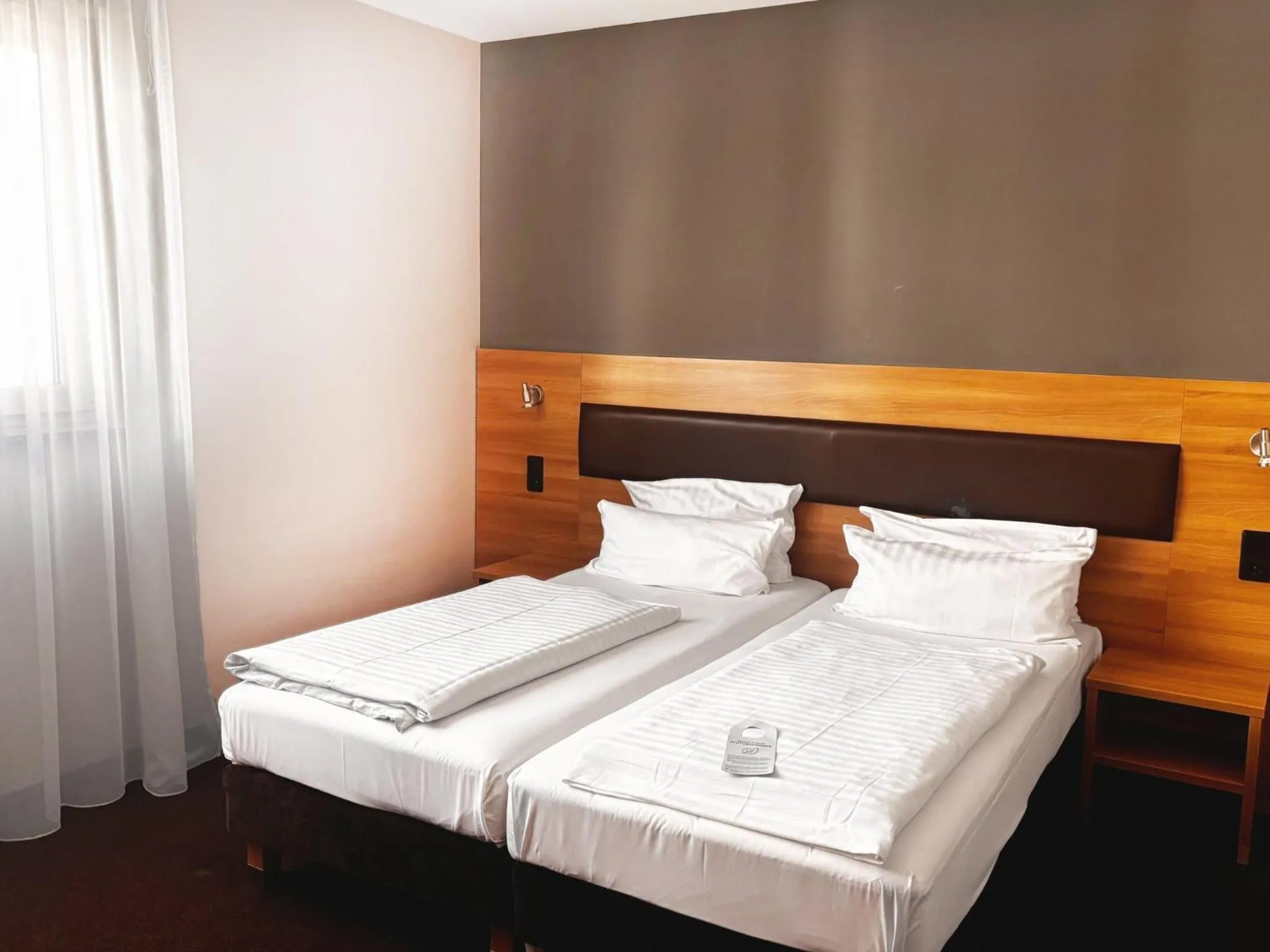 Photo of the whole room, Bed in Garner Hotel Stuttgart - Zuffenhausen by IHG