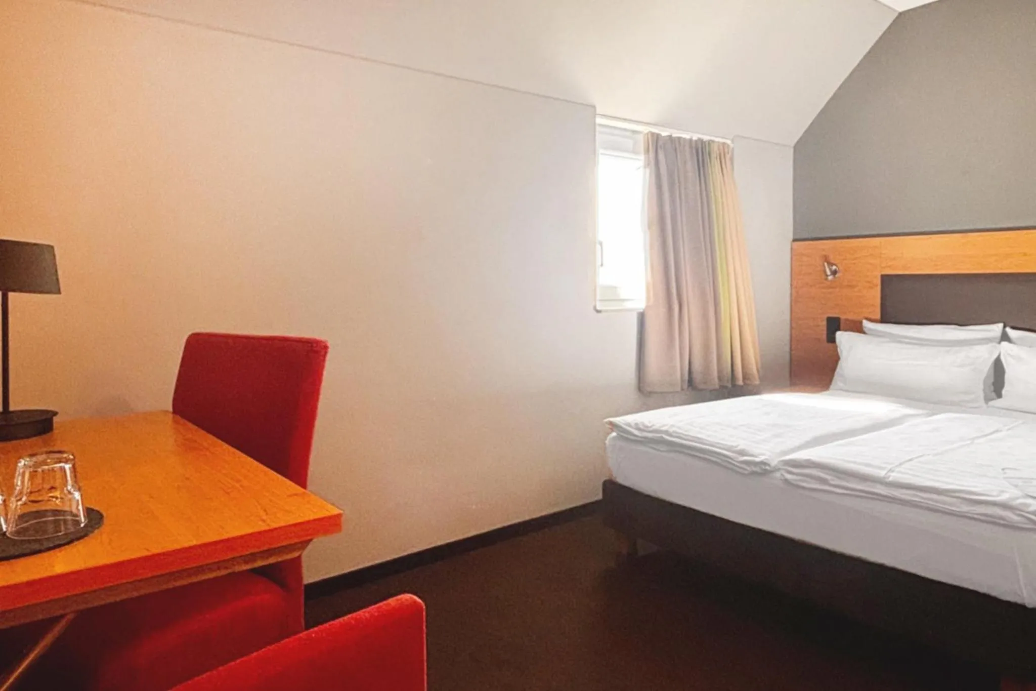Photo of the whole room, Bed in Garner Hotel Stuttgart - Zuffenhausen by IHG