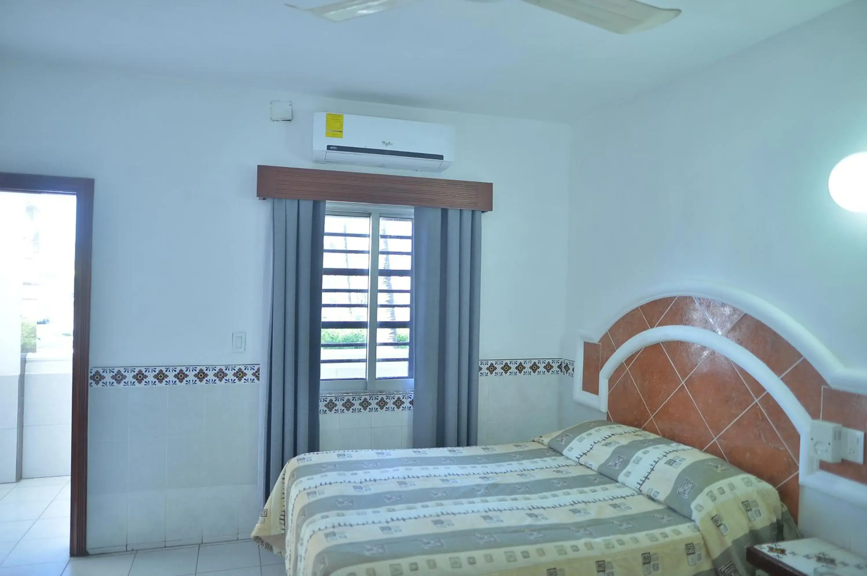 Bed in Hotel San Diego Bed in Hotel San Diego