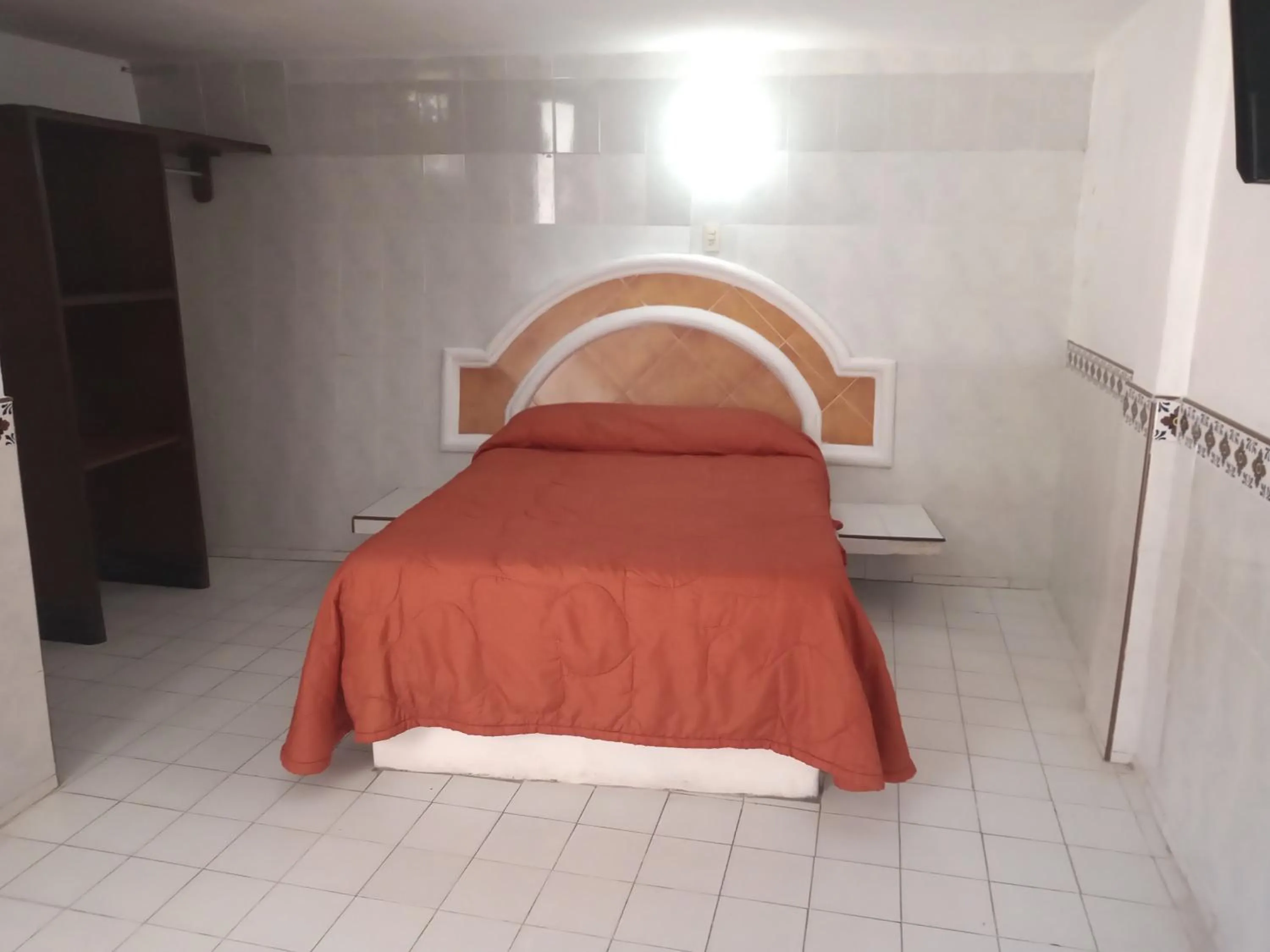 Property building, Bed in Hotel San Diego