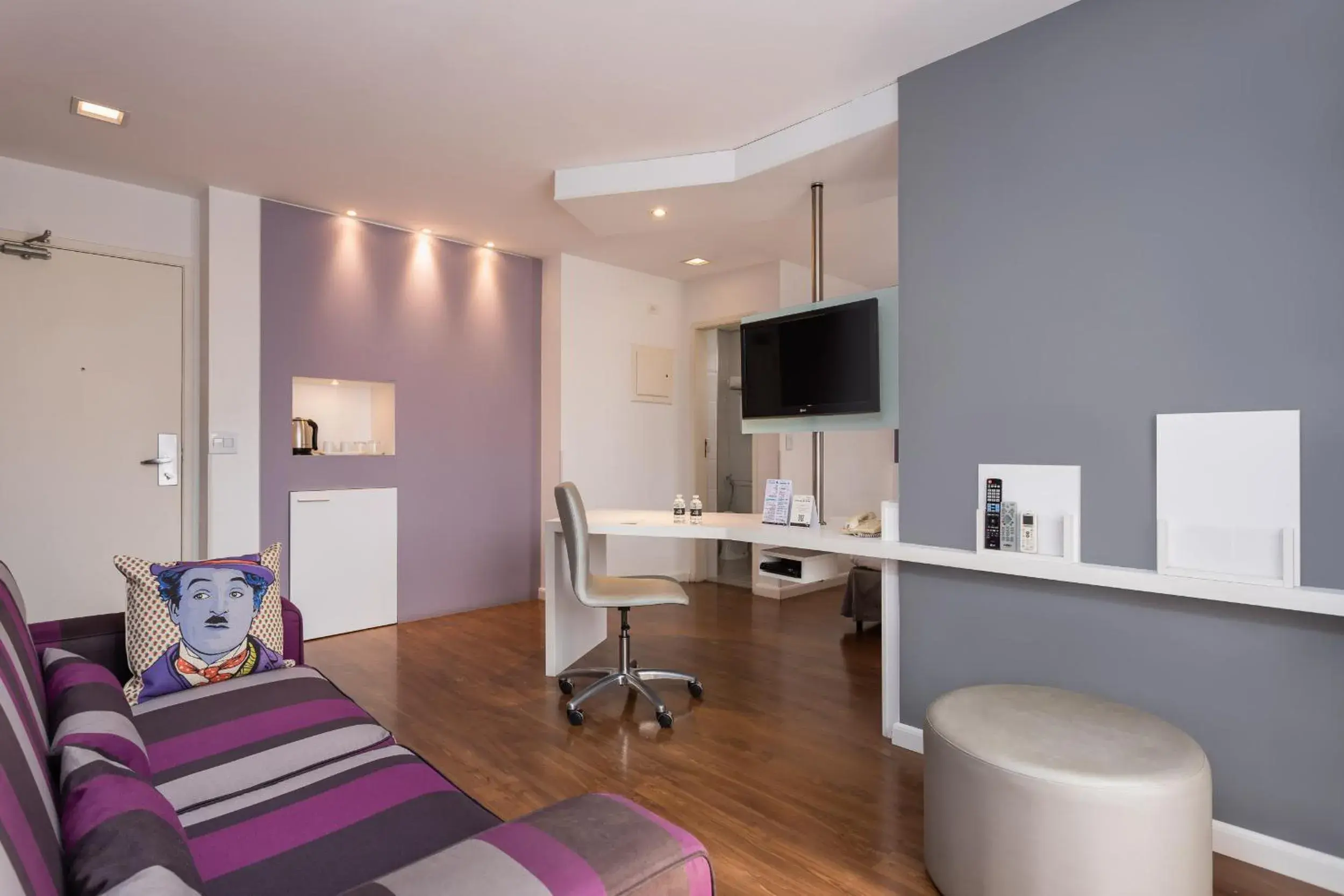 Studio - Disability Access in Paulista Suites by Charlie Studio - Disability Access in Paulista Suites by Charlie