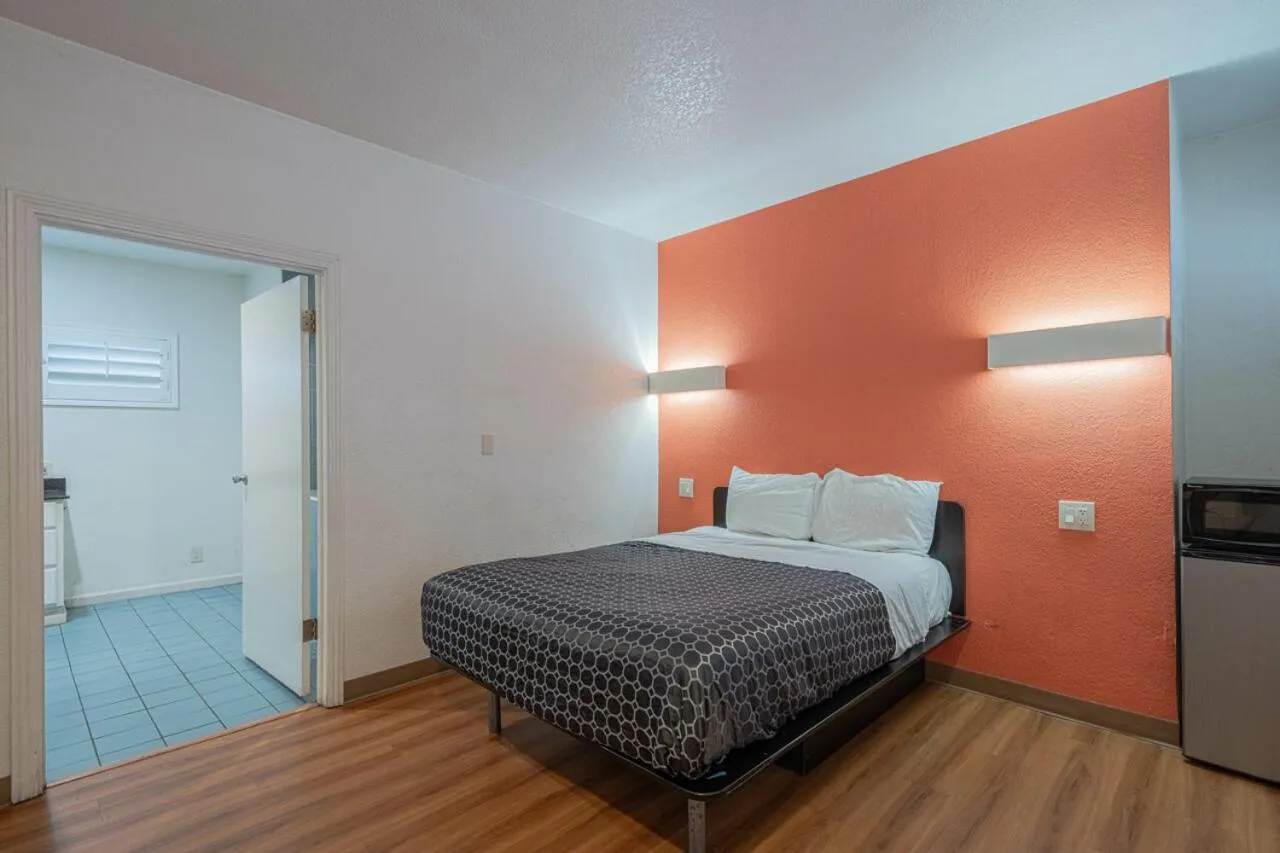 Bed in Coastal Valley Inn