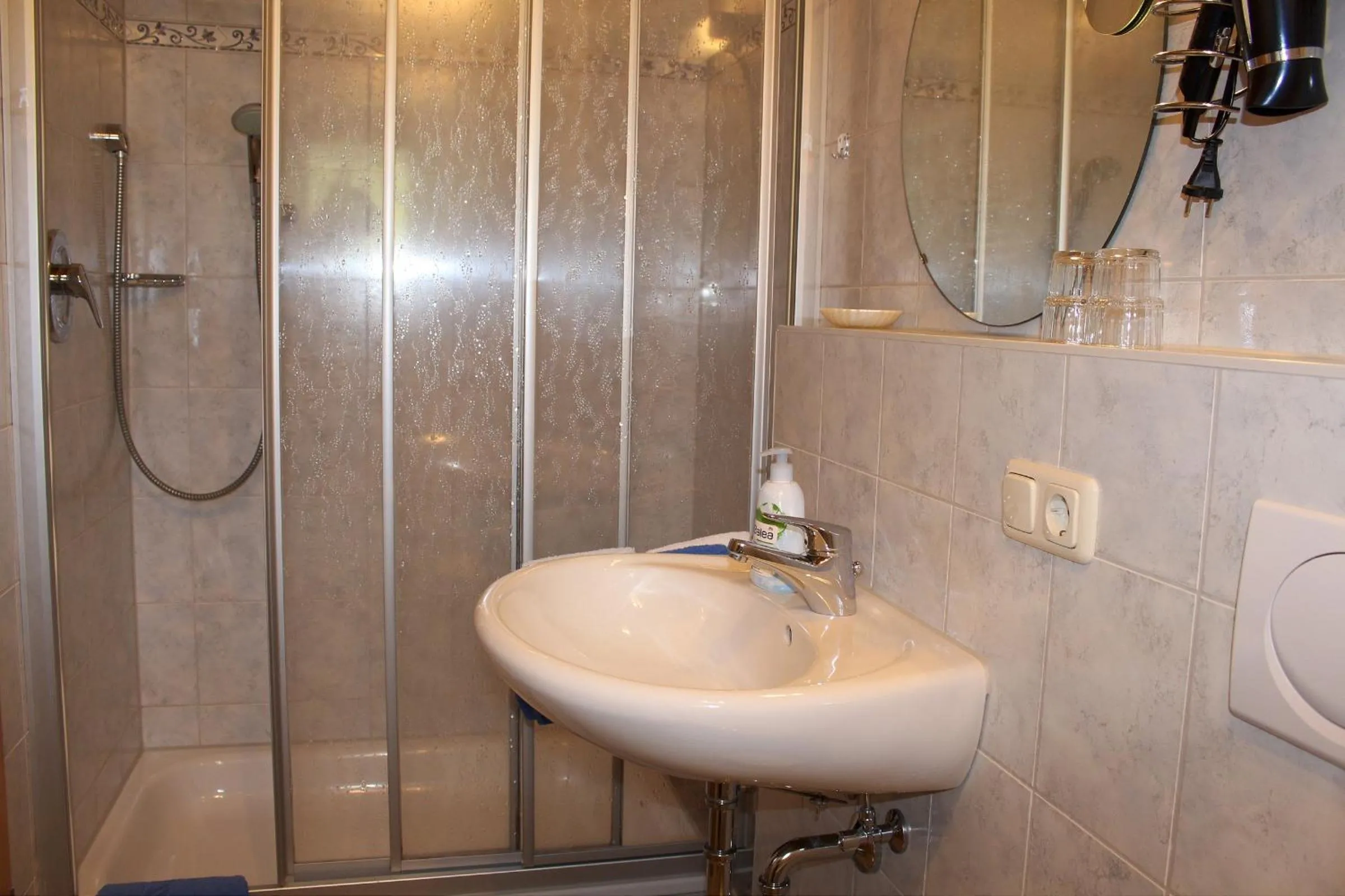 Bathroom in Gästehaus Baltram