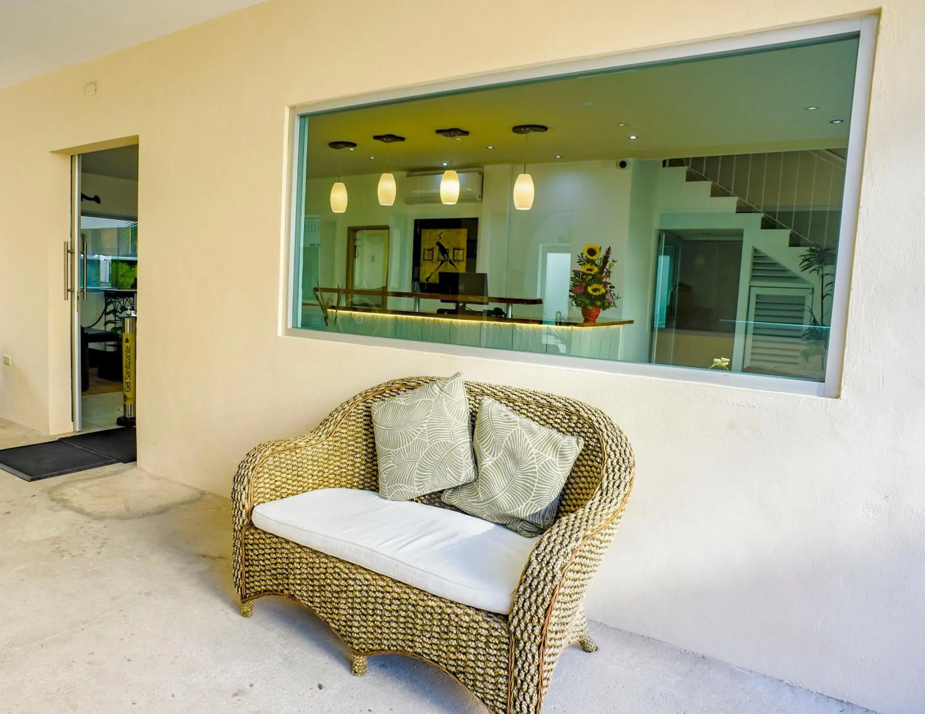 Facade/entrance in Hotel 12 BEES by Kavia Facade/entrance in Hotel 12 BEES by Kavia