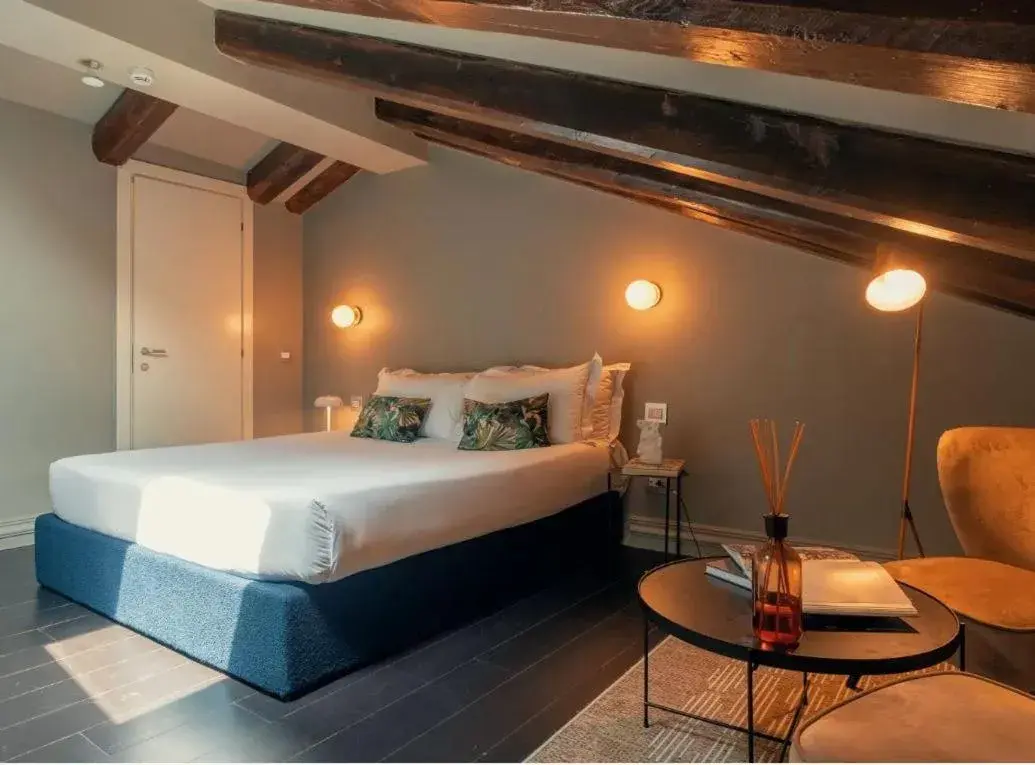 Bed in HOTEL VITE - By Naman Hotellerie Bed in HOTEL VITE - By Naman Hotellerie