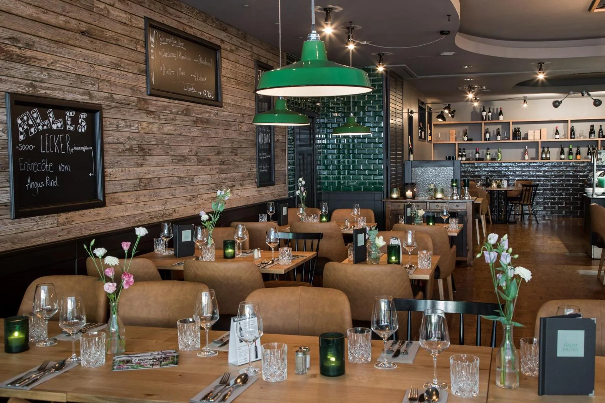 Restaurant/places to eat in Hotel Nickisch