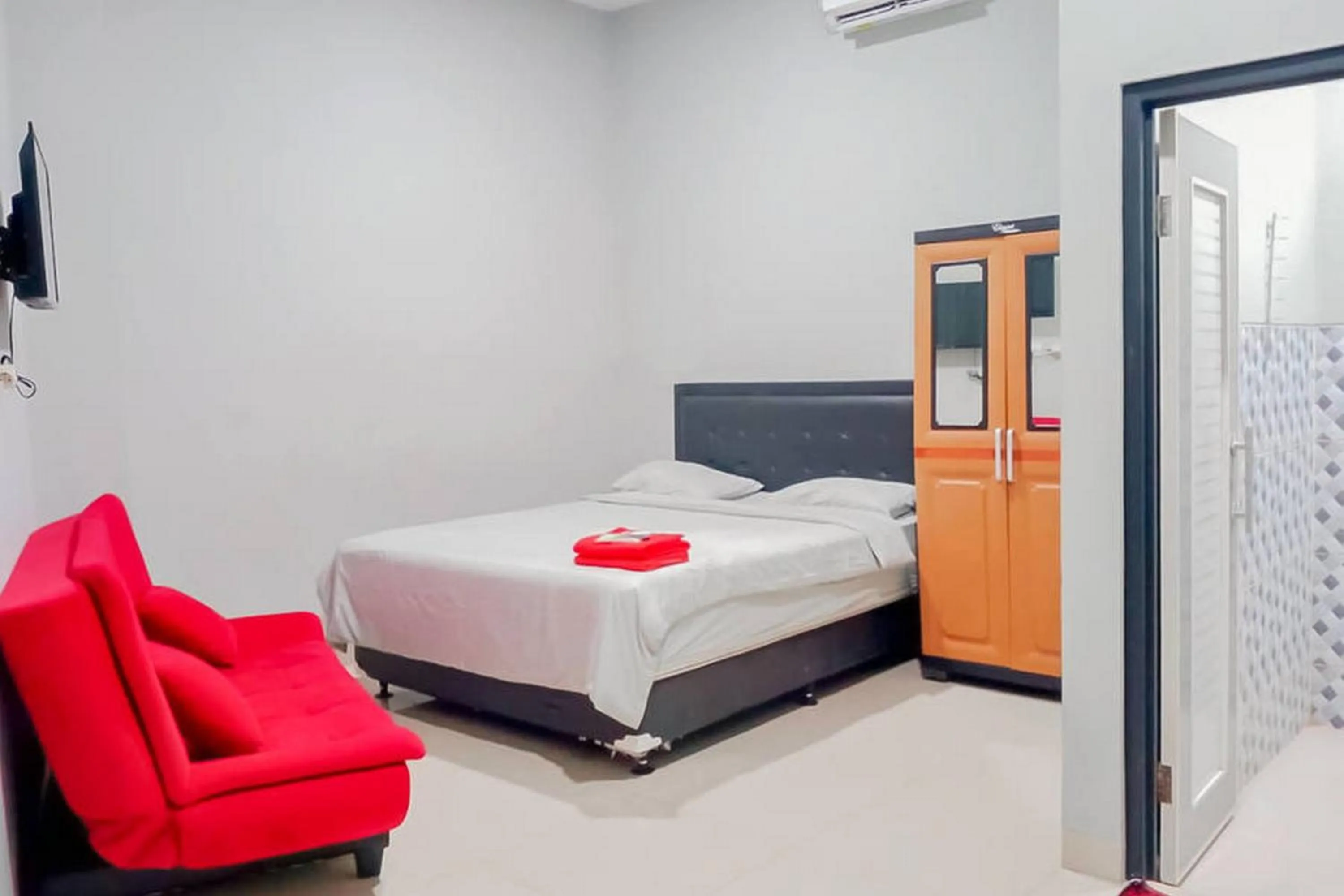 Bed in Mahkota Residence Mitra RedDoorz