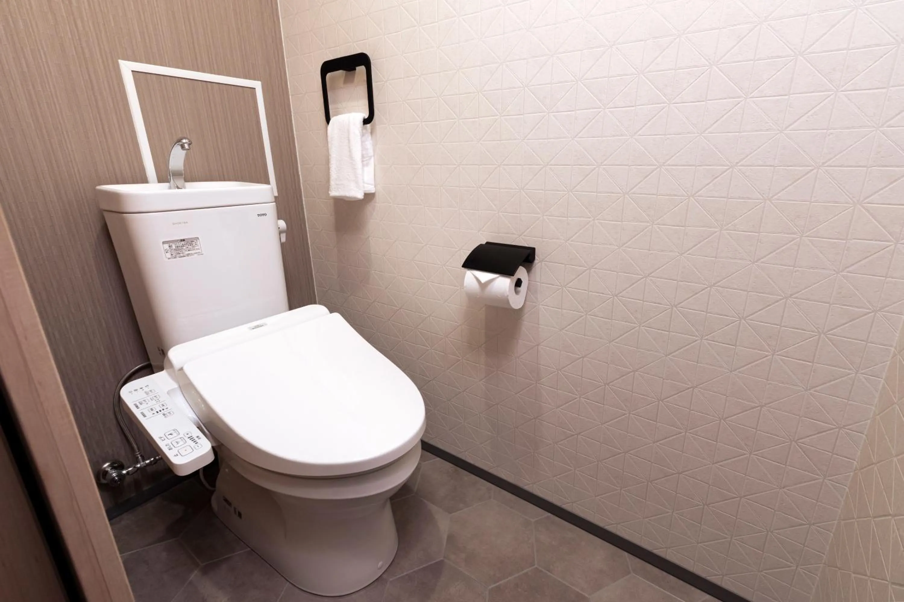 Toilet in Rinn Horikawa Gojo