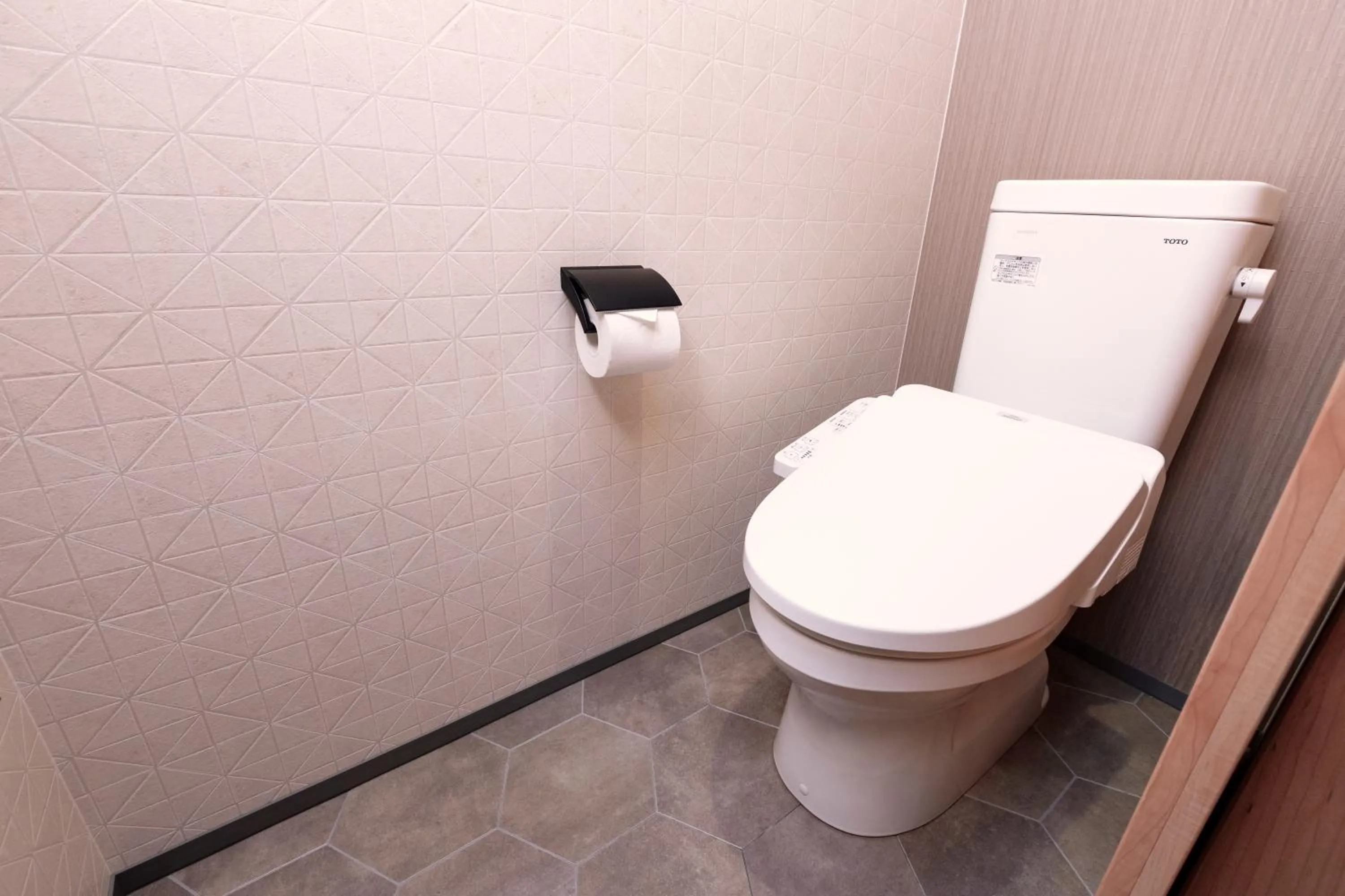 Toilet in Rinn Horikawa Gojo