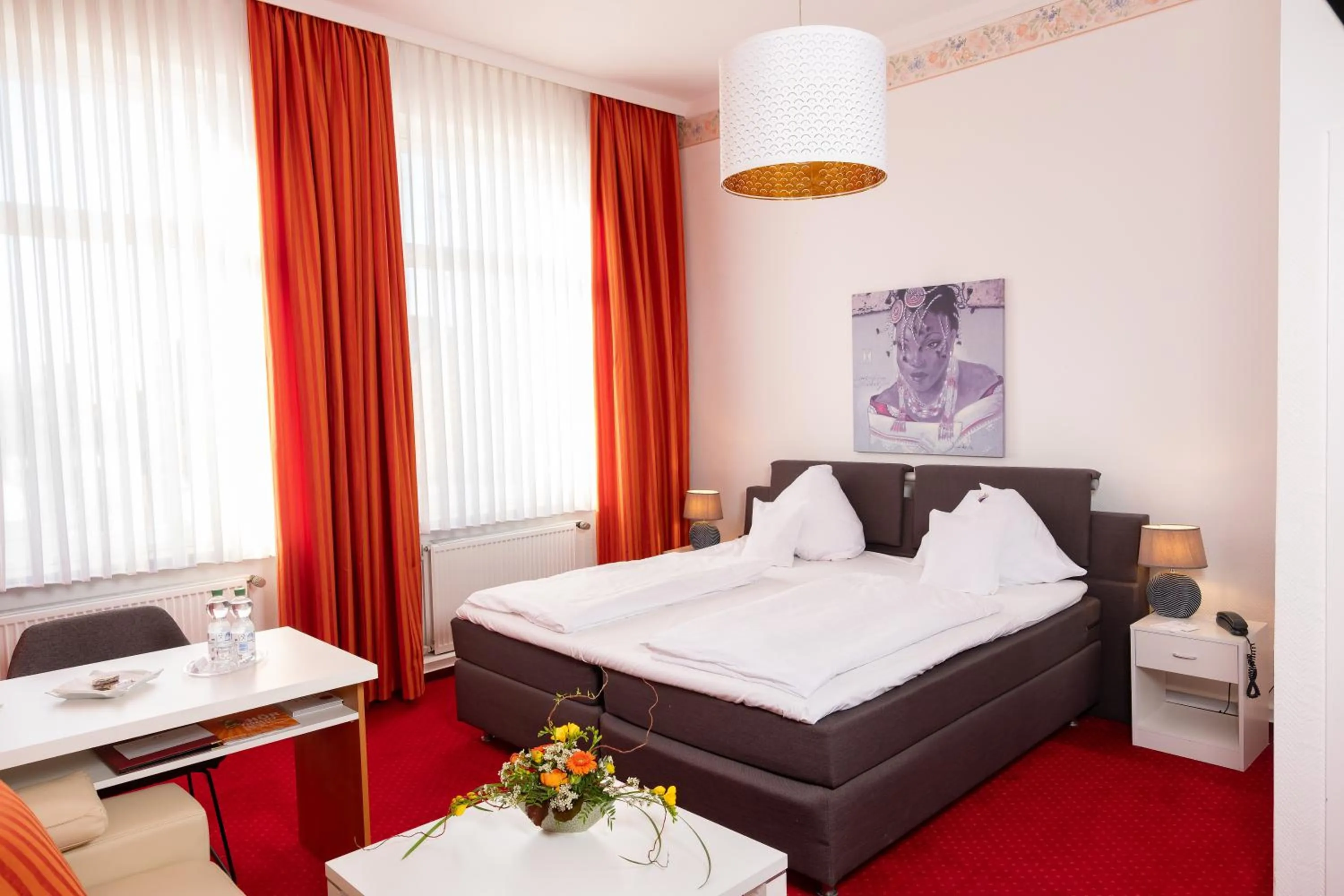 Bedroom, Bed in Hotel Alpha