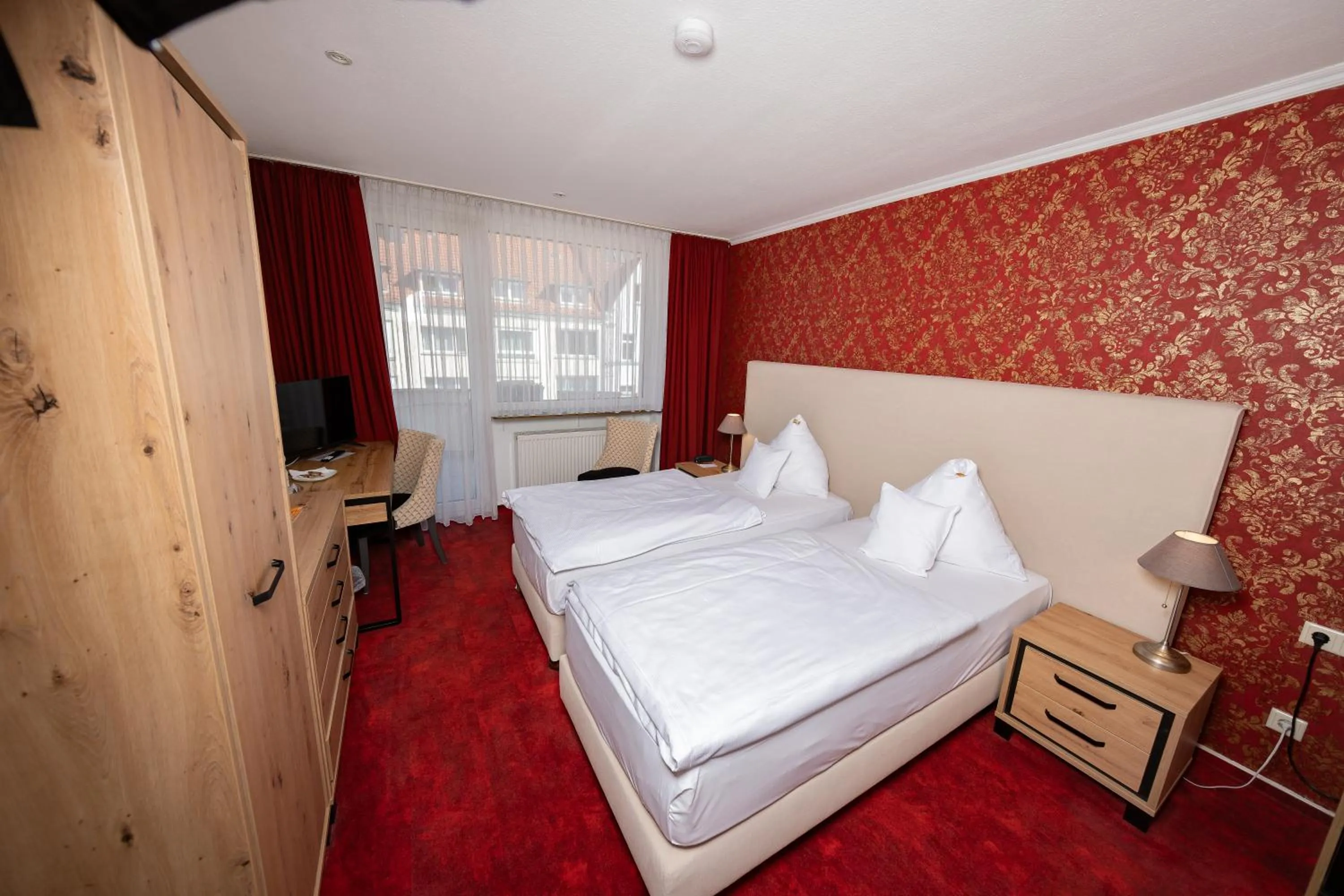 Bedroom, Bed in Hotel Alpha