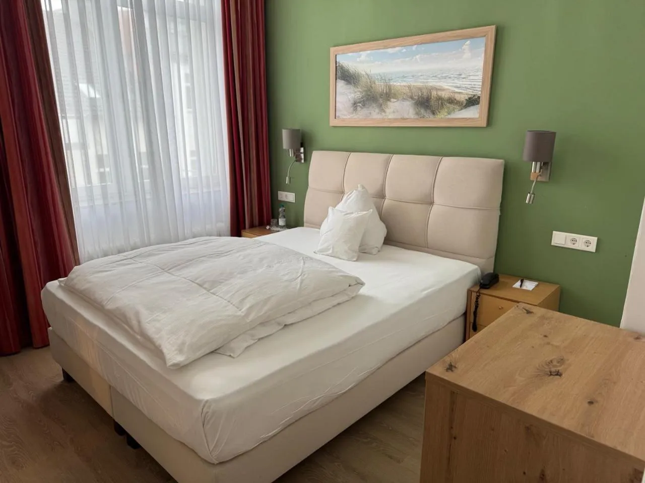 Bedroom, Bed in Hotel Alpha