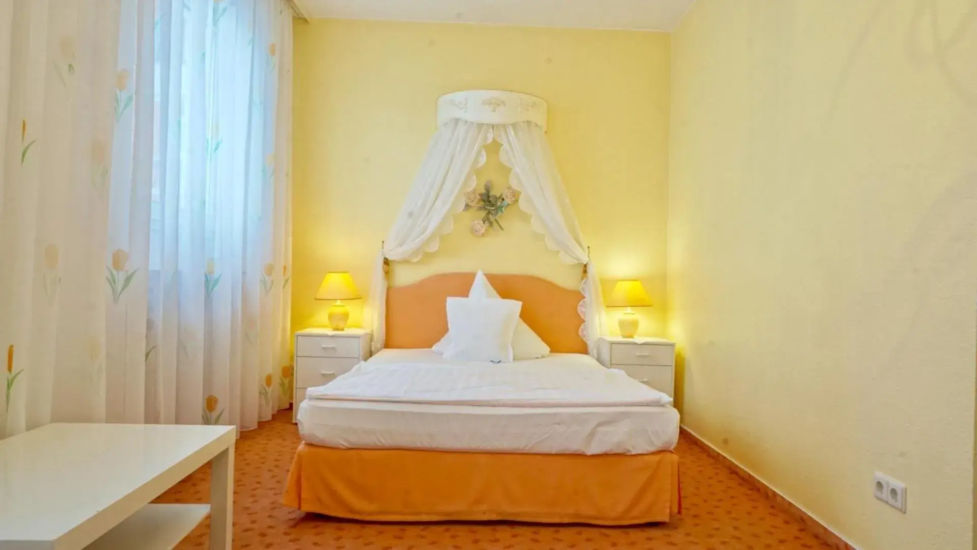 Bed in Hotel Alpha Bed in Hotel Alpha