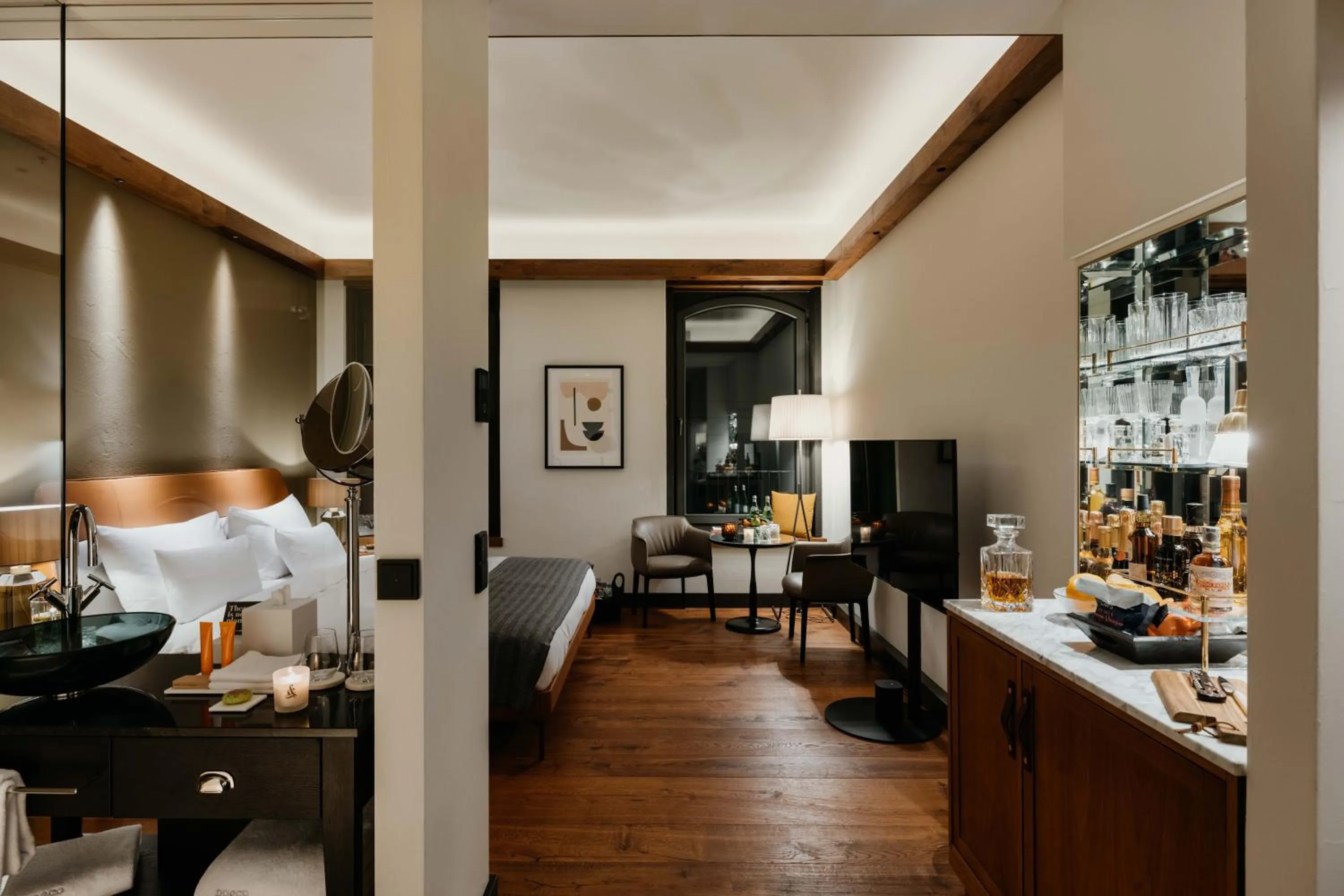 Photo of the whole room in DO & CO Hotel München