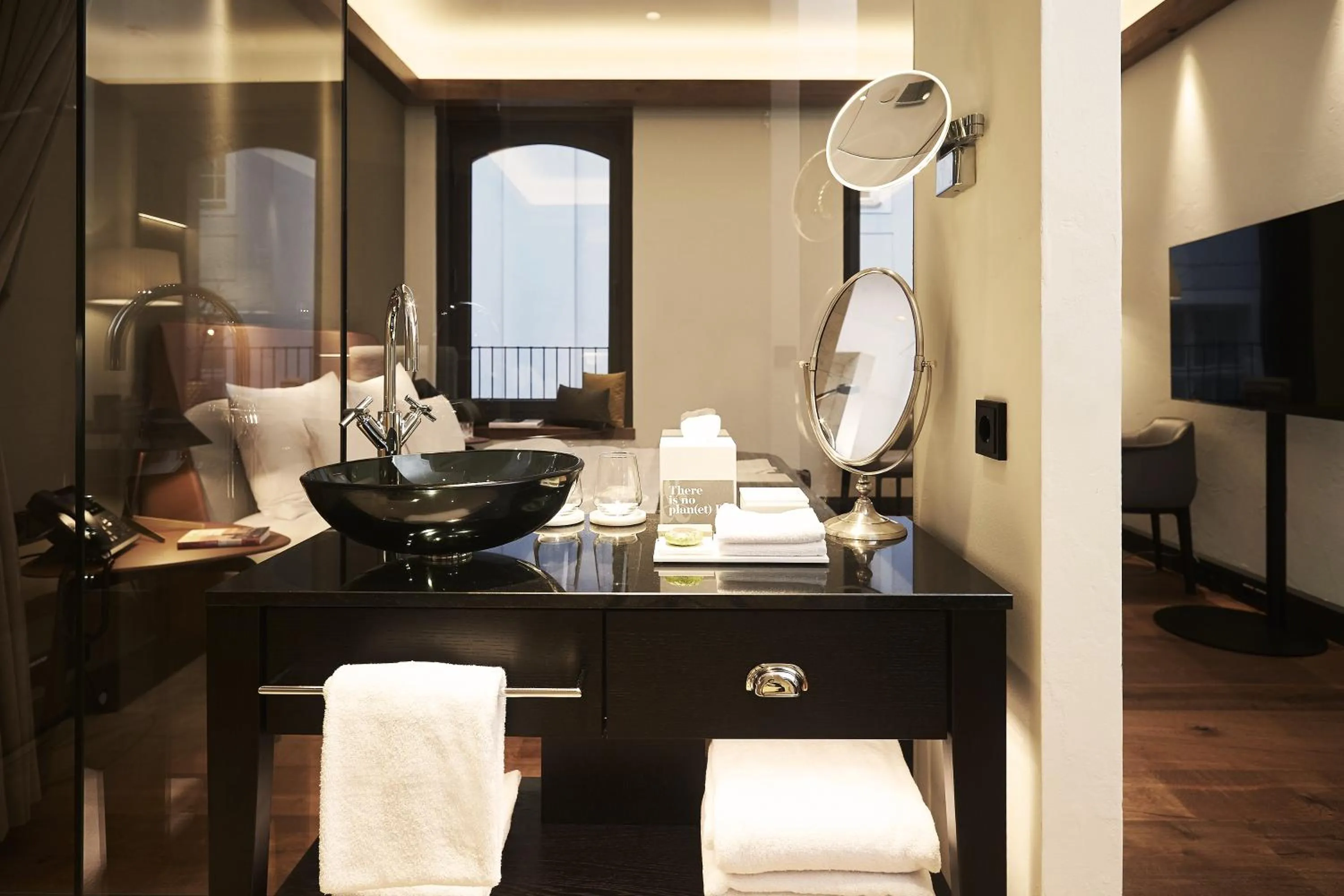 Bathroom, Bed in DO & CO Hotel München