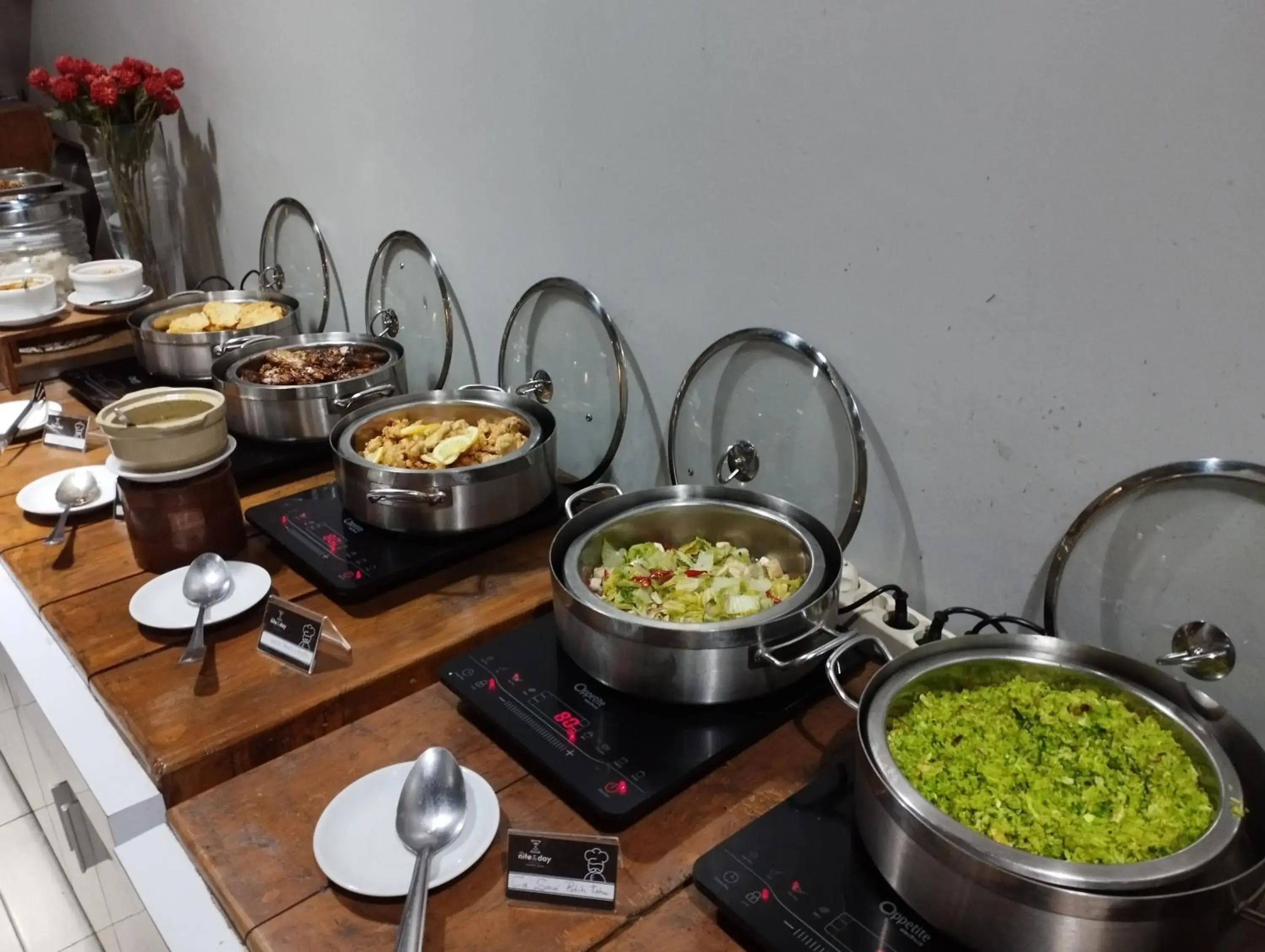 Restaurant/places to eat in All Nite & Day Hotel Yogjakarta - Gejayan Restaurant/places to eat in All Nite & Day Hotel Yogjakarta - Gejayan