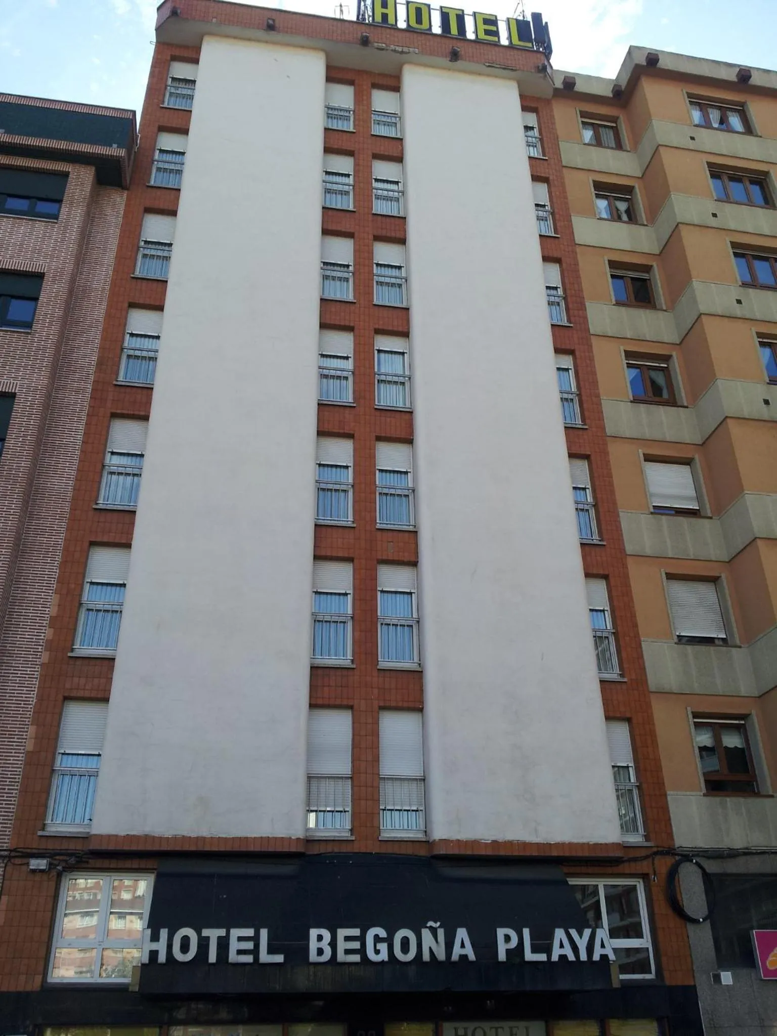 Facade/entrance in Begoña Playa