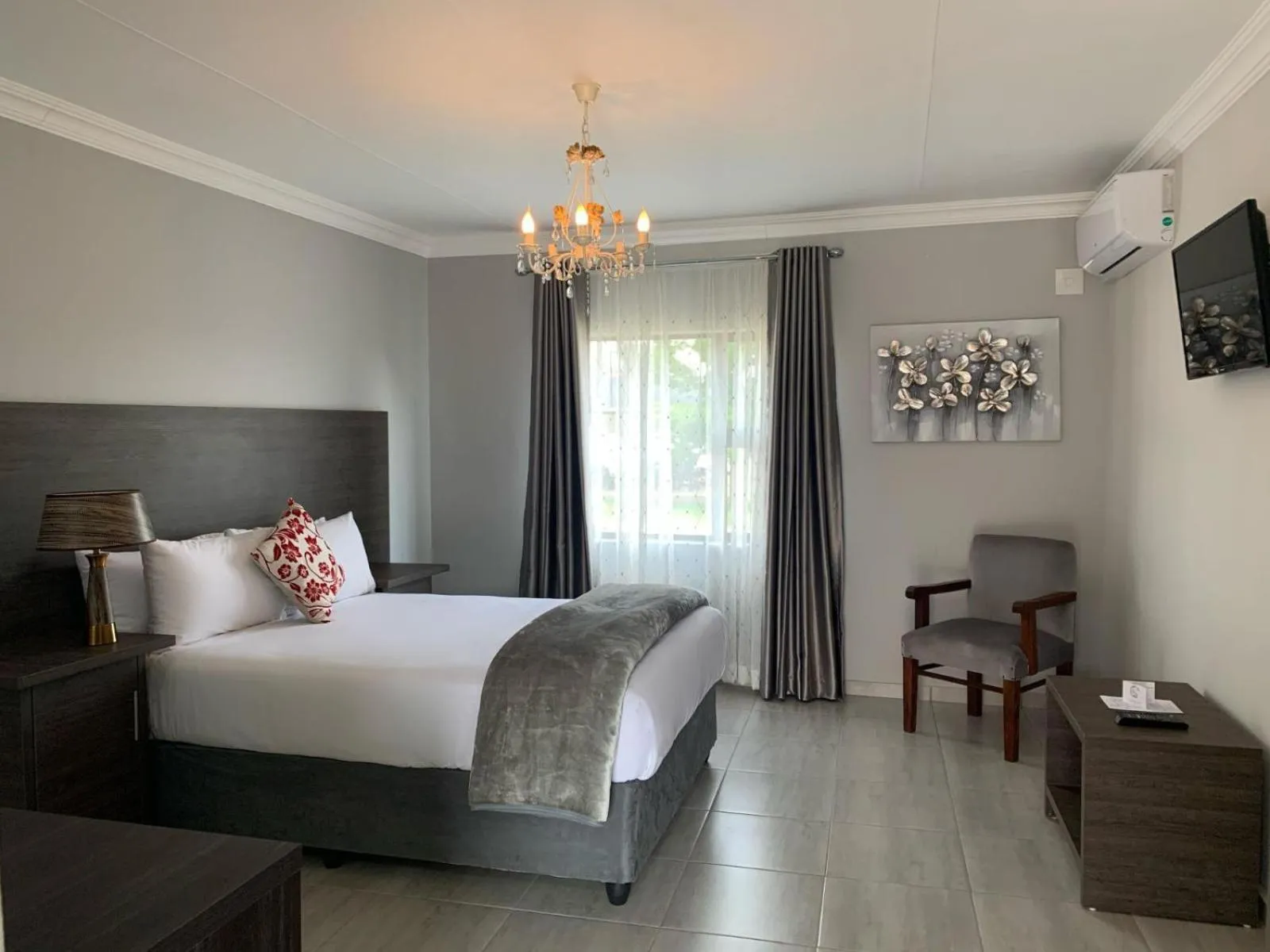 Bed in Airport lodge Newcastle