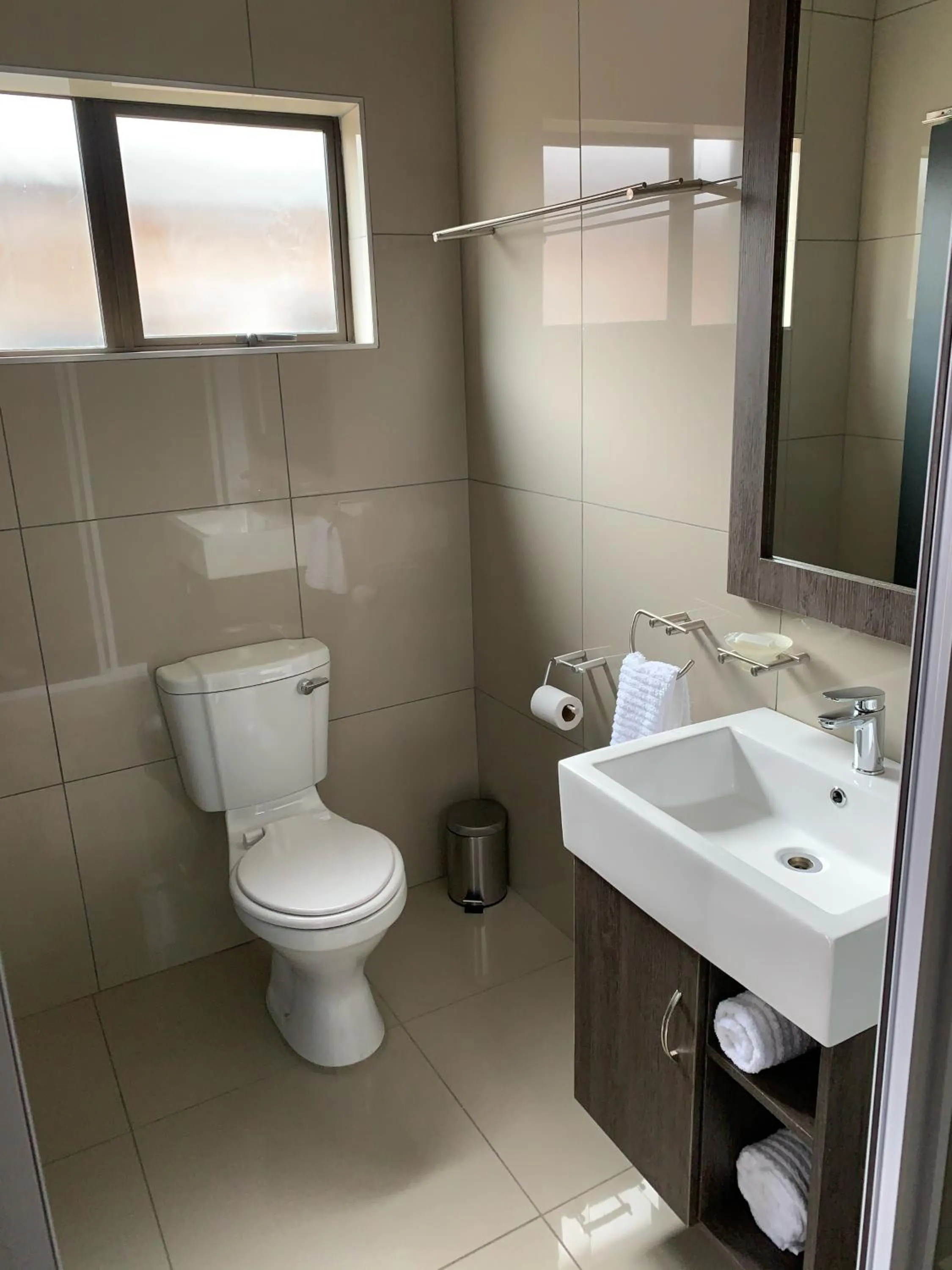 Airport lodge Newcastle