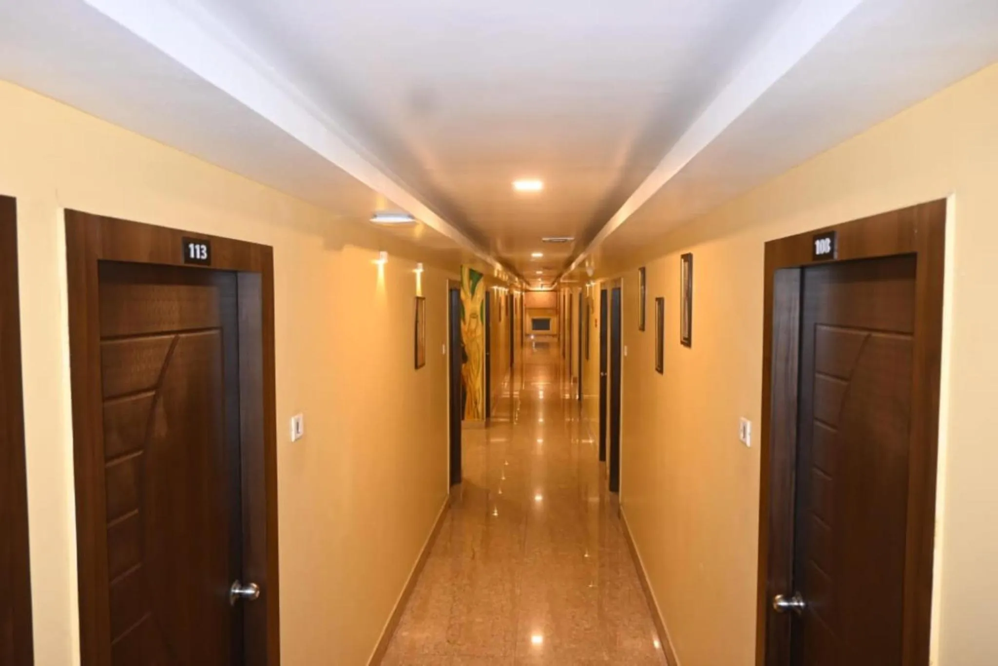 Property building in Hotel Runway Inn