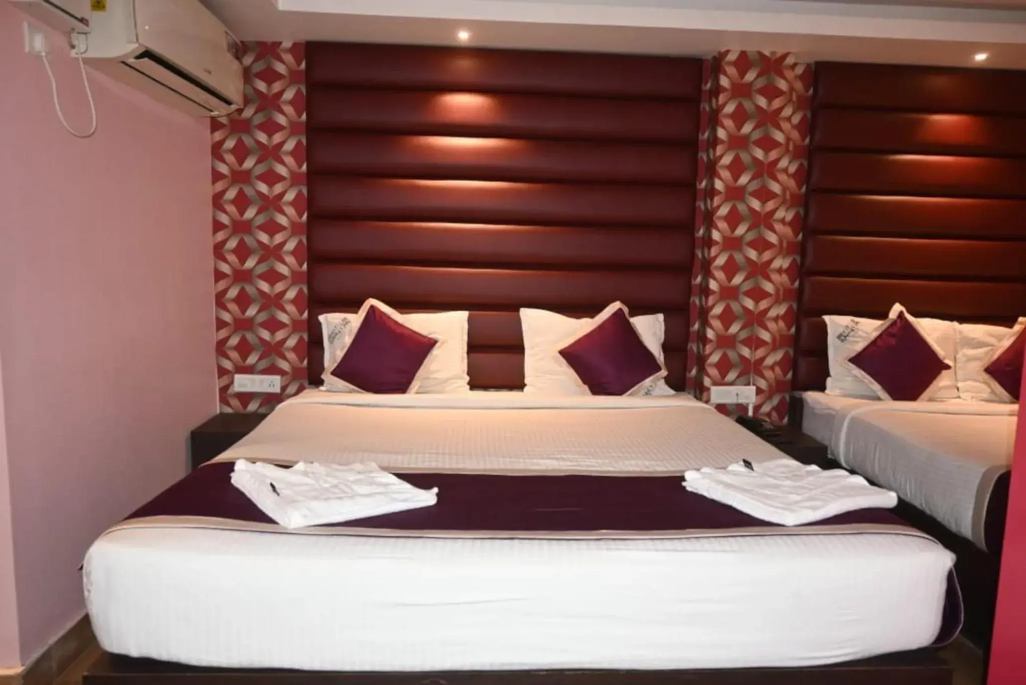 Bed in Hotel Runway Inn Bed in Hotel Runway Inn