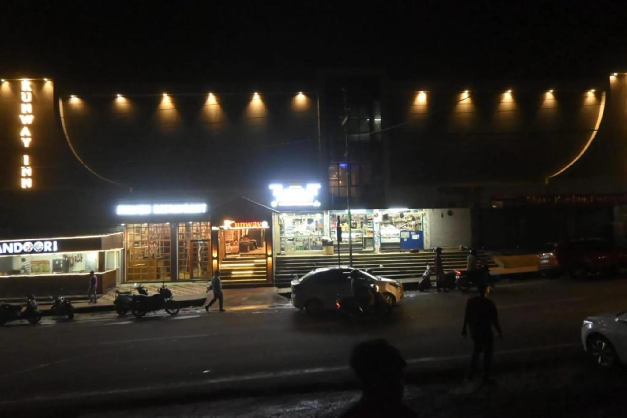 Property building in Hotel Runway Inn