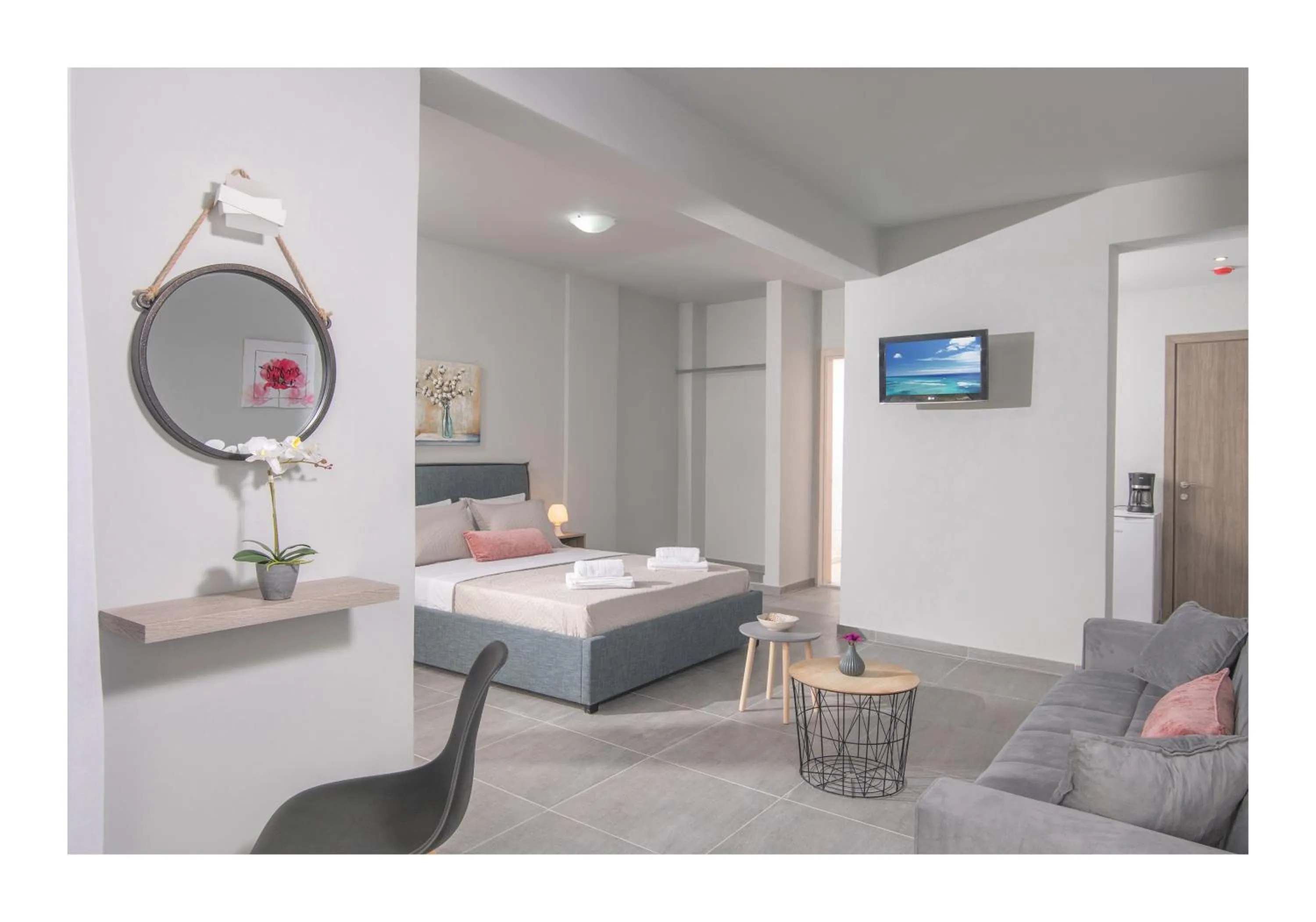 Living room in Golden Sunlight Hotel by Estia