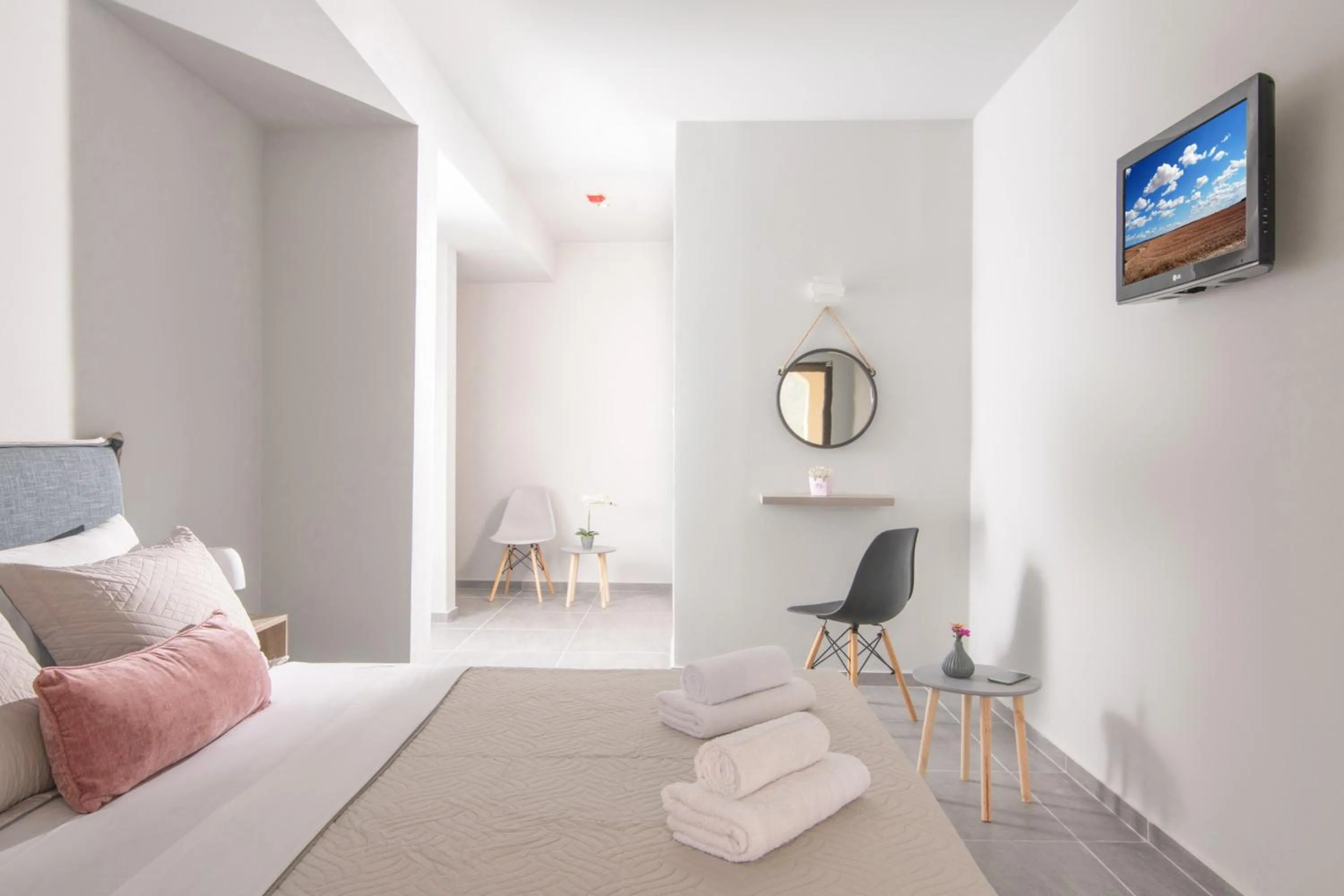 Photo of the whole room in Golden Sunlight Hotel by Estia