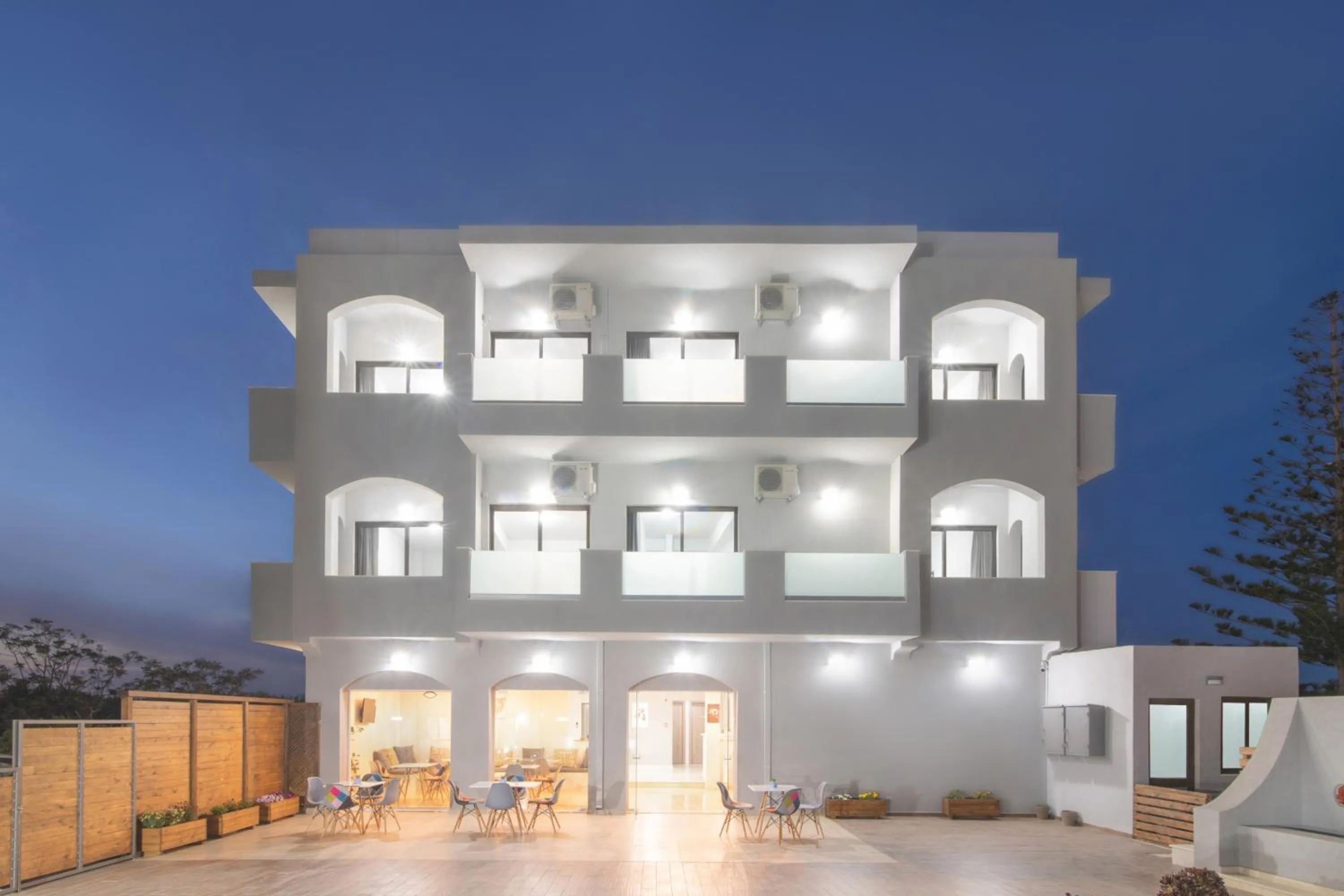 Property building in Golden Sunlight Hotel by Estia