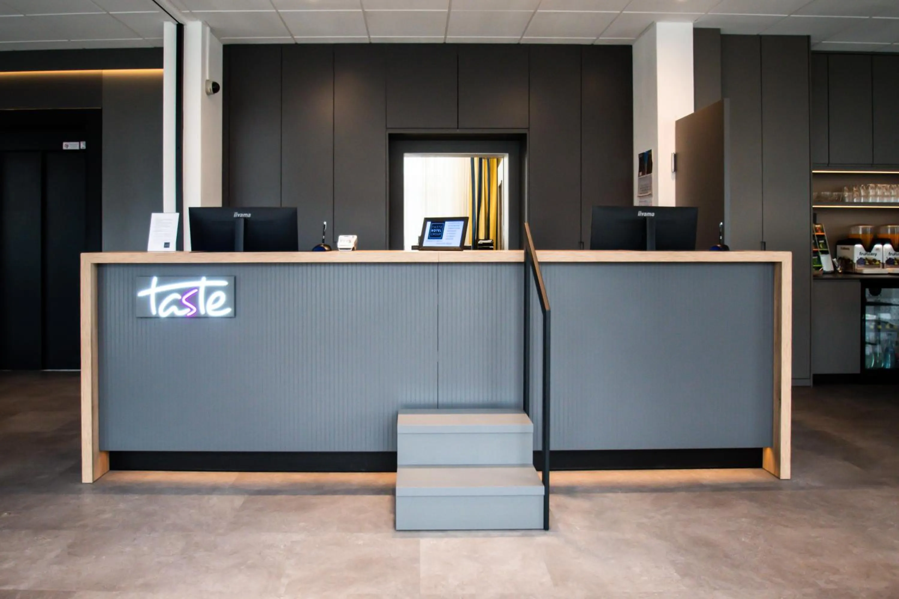 Lobby or reception in Taste Hotel Jettingen