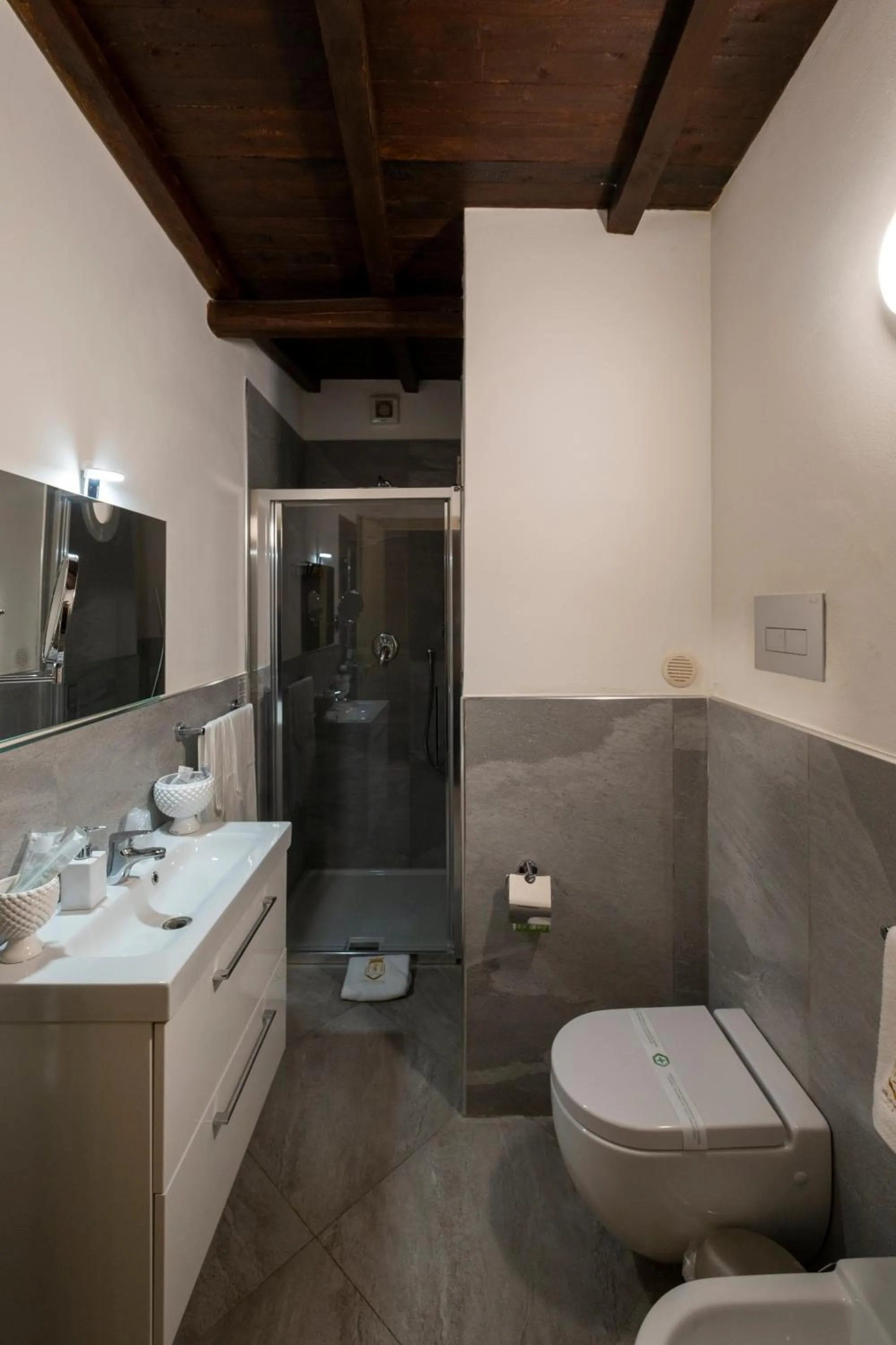 Shower in Villa del Gattopardo