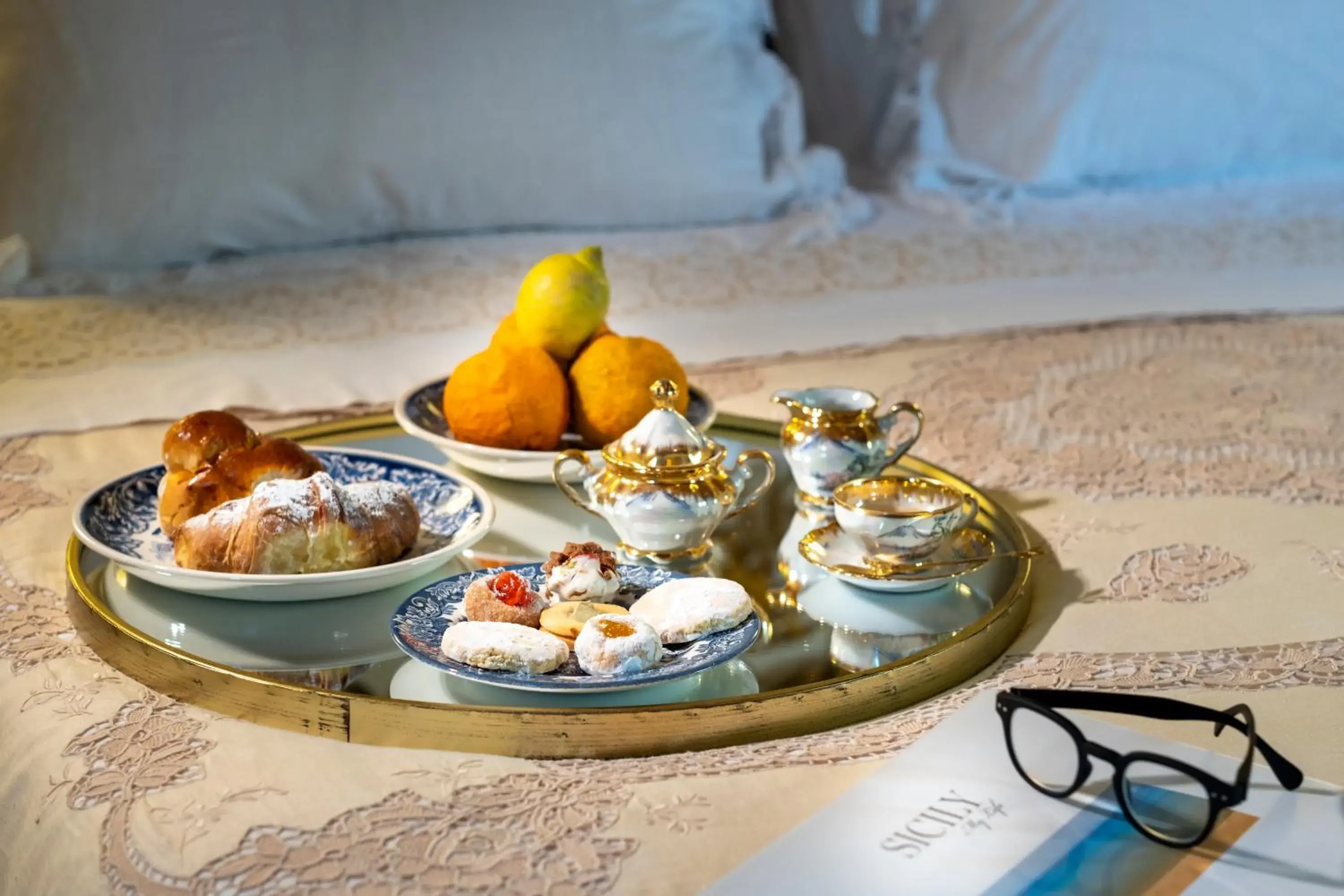 Breakfast in Villa del Gattopardo Breakfast in Villa del Gattopardo