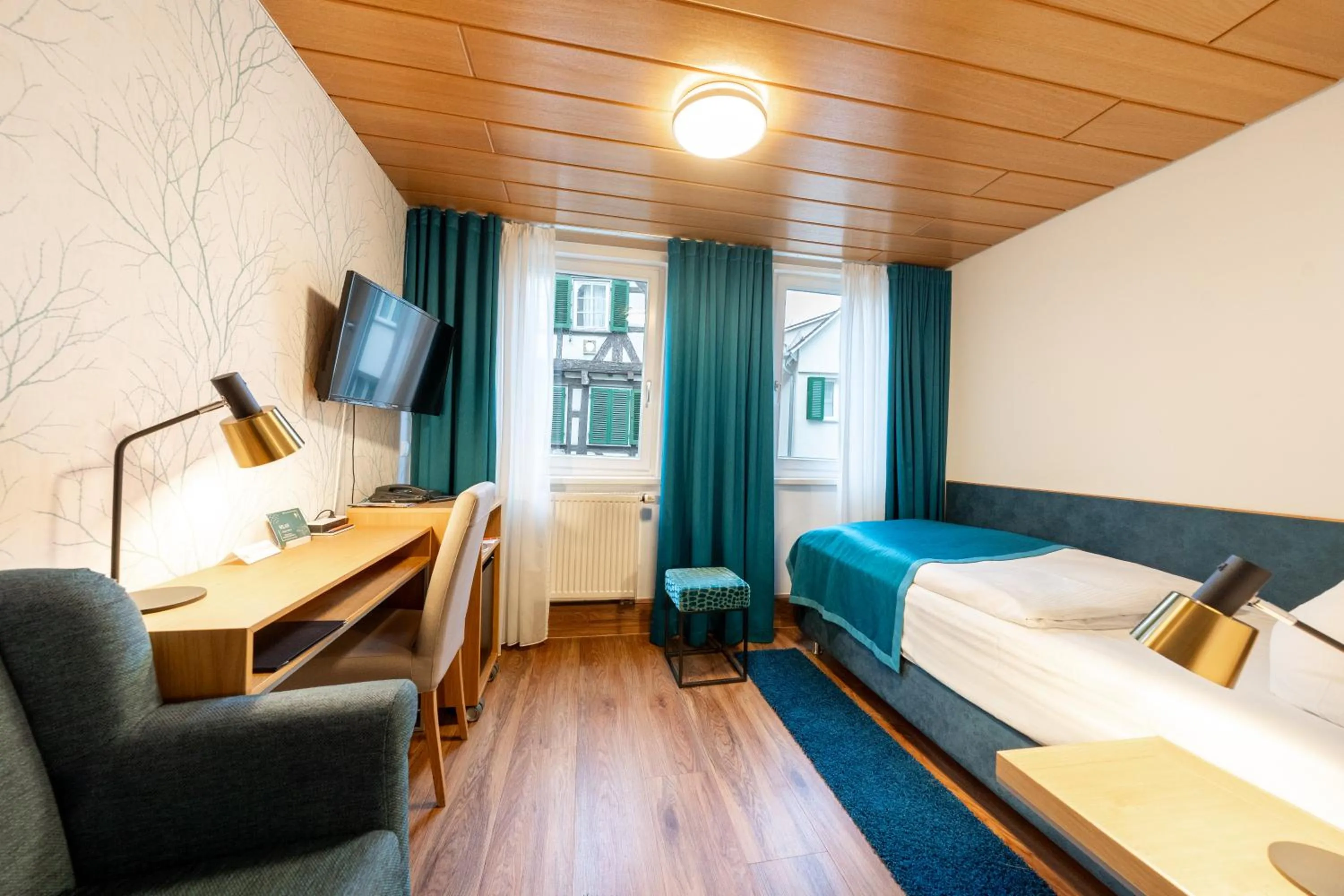 Photo of the whole room, Bed in Hotel Am Schloss *** Superior