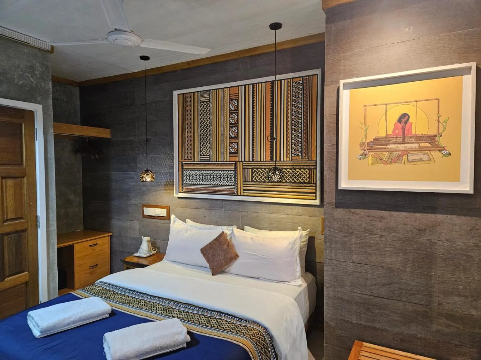 Bed in Maamadi Boutique