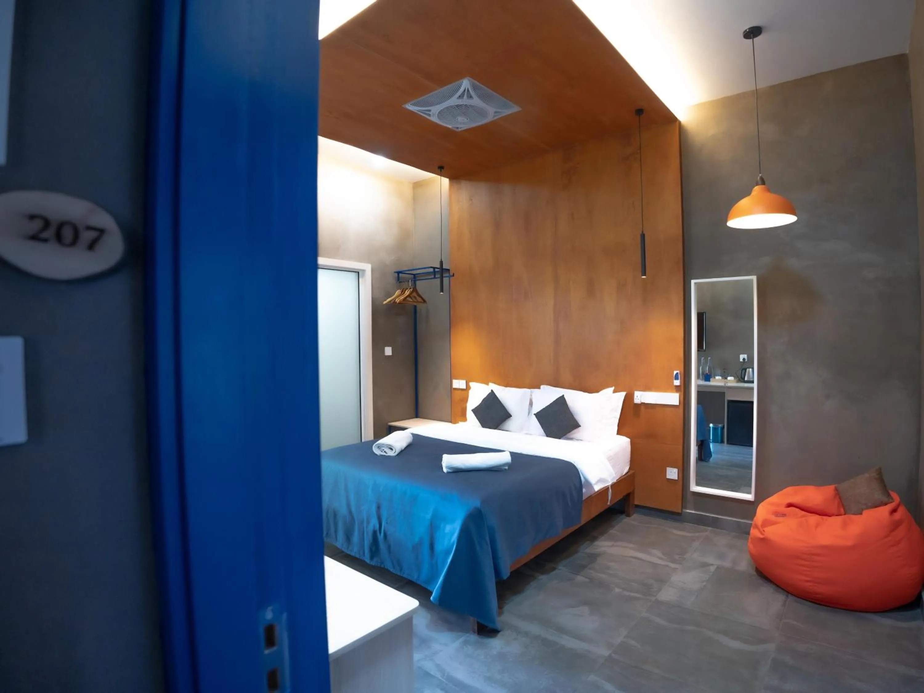 Bed in Maamadi Boutique