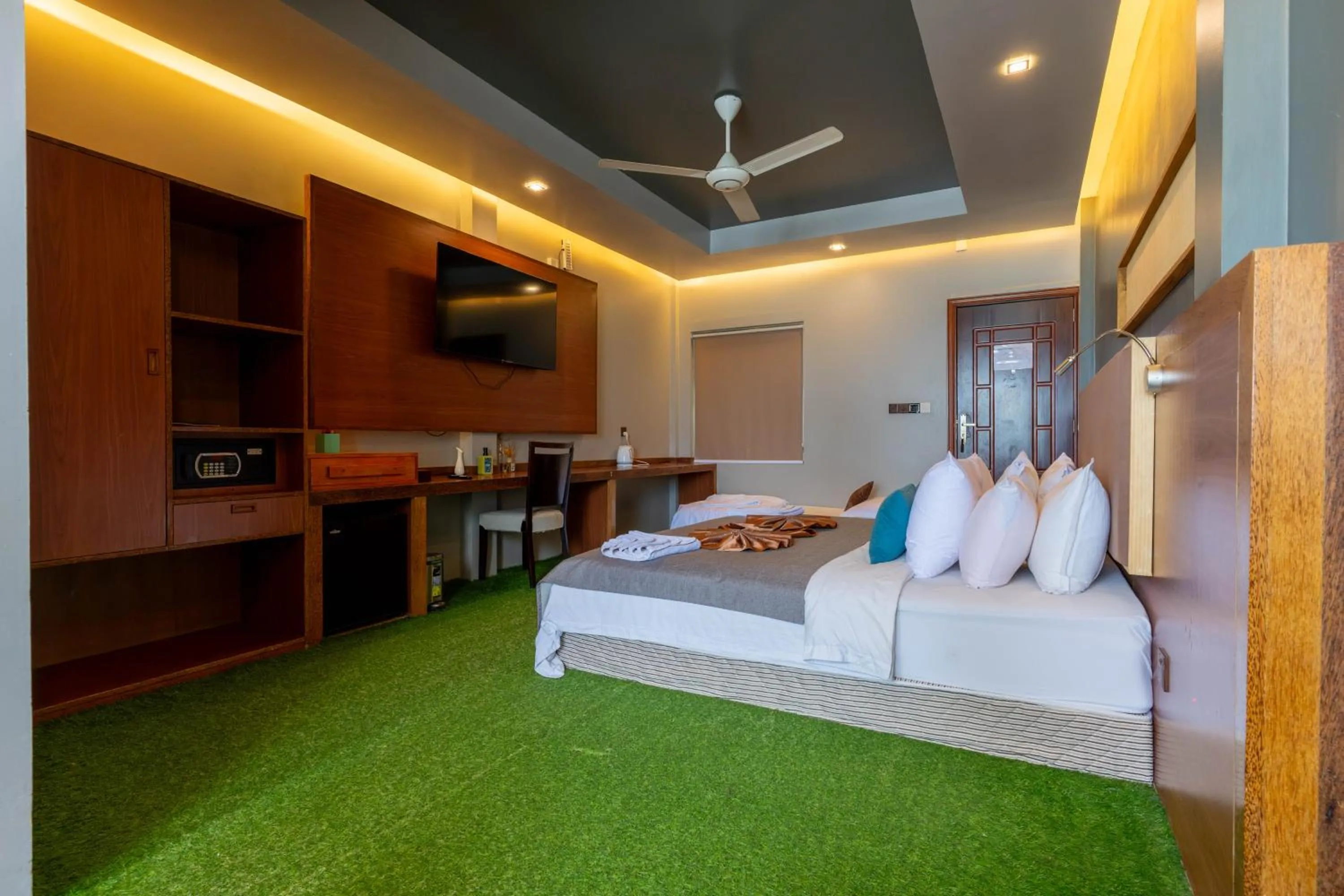 Bed in Maamadi Boutique