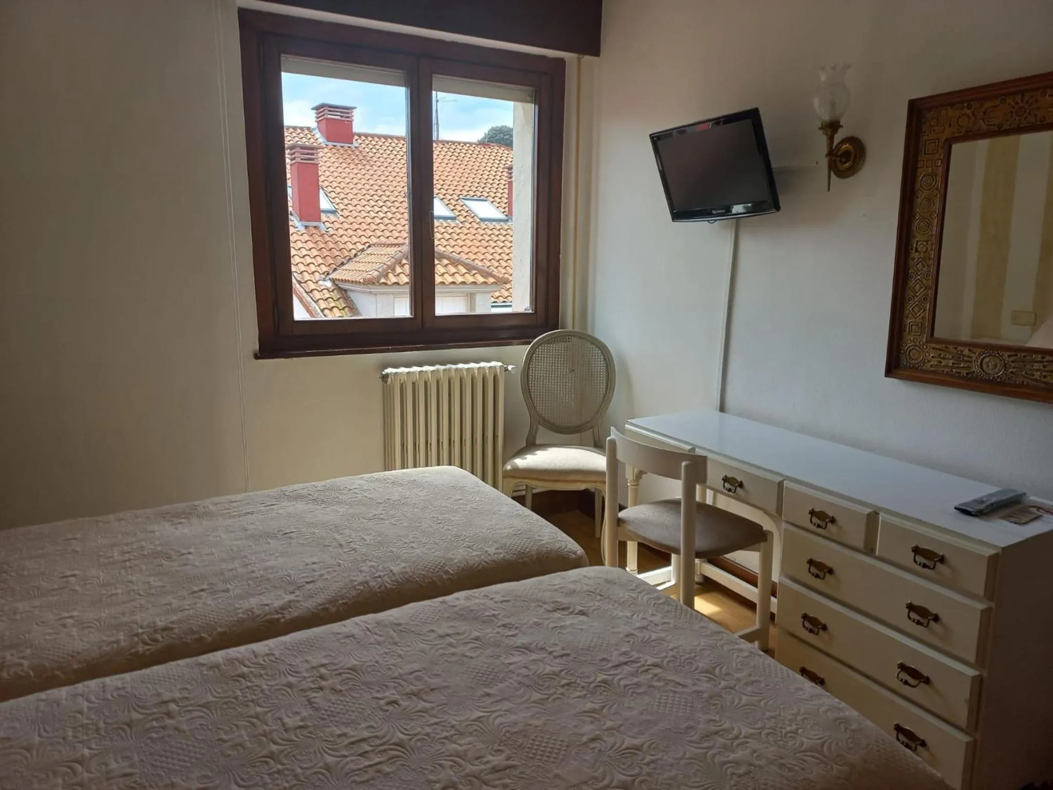 Photo of the whole room in Marina