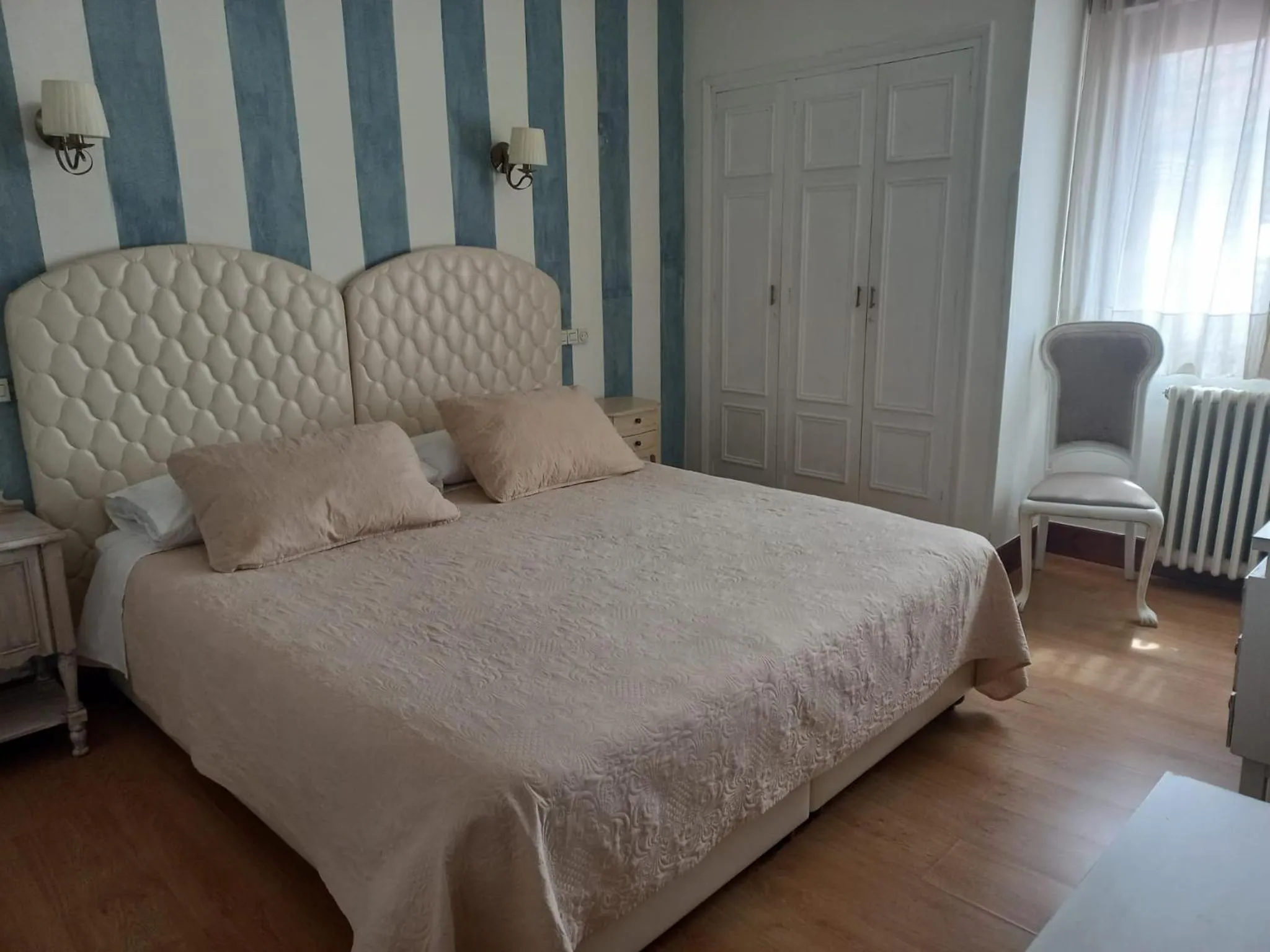 Photo of the whole room in Marina